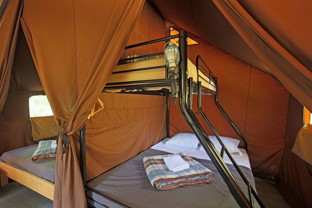 Tente Canadienne Wattwiller — Tente avec spa à Wattwiller (Haut-Rhin) à Saint-Genis-Les-Ollières — cuisine