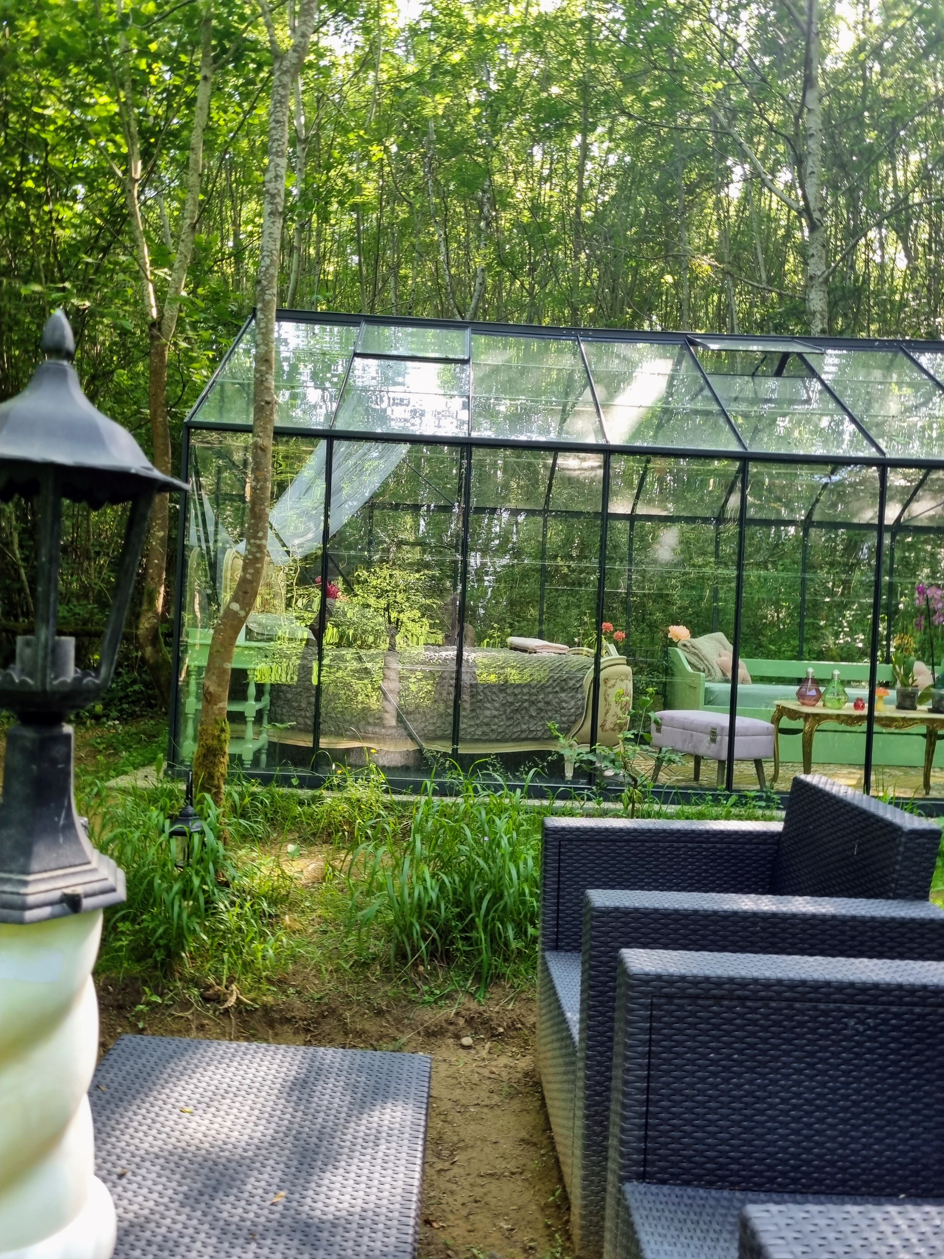 La Serre en pleine nature — Hébergement insolite avec spa à Pyrénées-Atlantiques à Pau — salle de bain