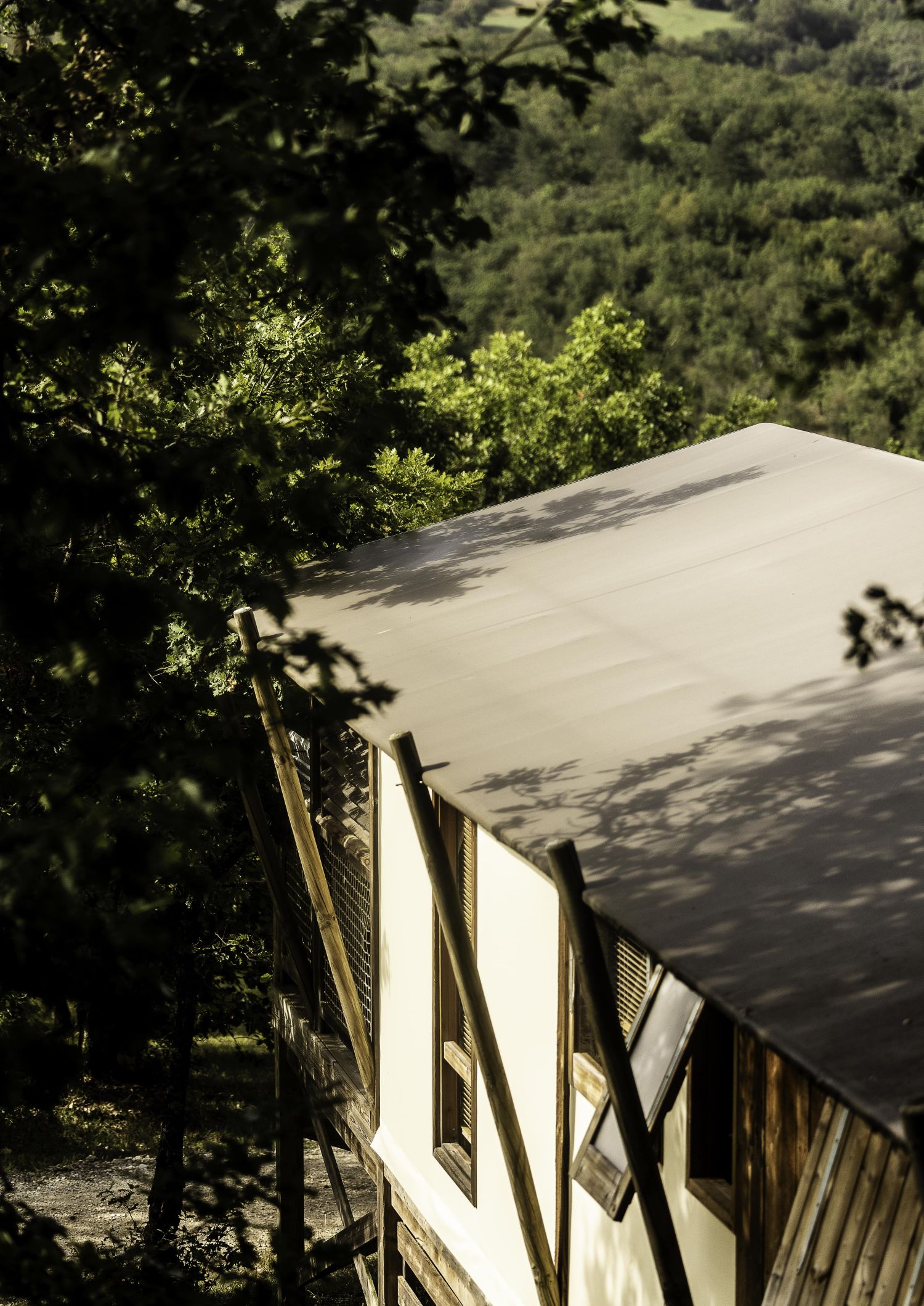 Lodge Africa — Séjour nature avec spa à Lot à Saint-Cirgues — vue intérieure