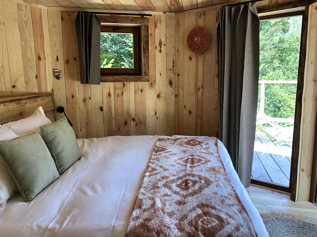 Cabane Spa Clair de Lune : une expérience unique en Picardie à St-Léger-Aux-Bois — vue depuis la terrasse