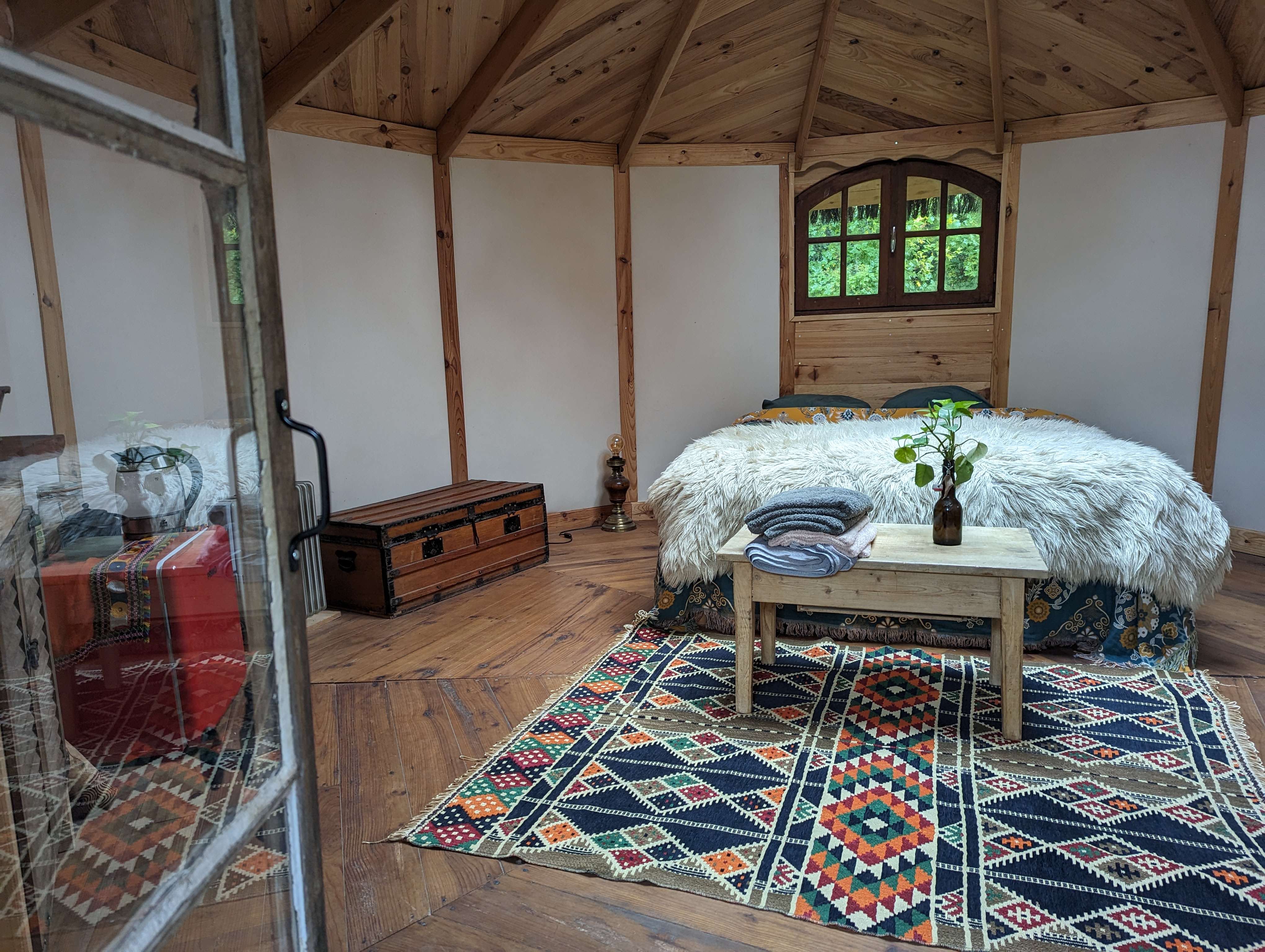 Cabayourte en Ecolieu — Yourte avec spa à La Mauvaise Herbe, Var à La Mauvaise Herbe — chambre