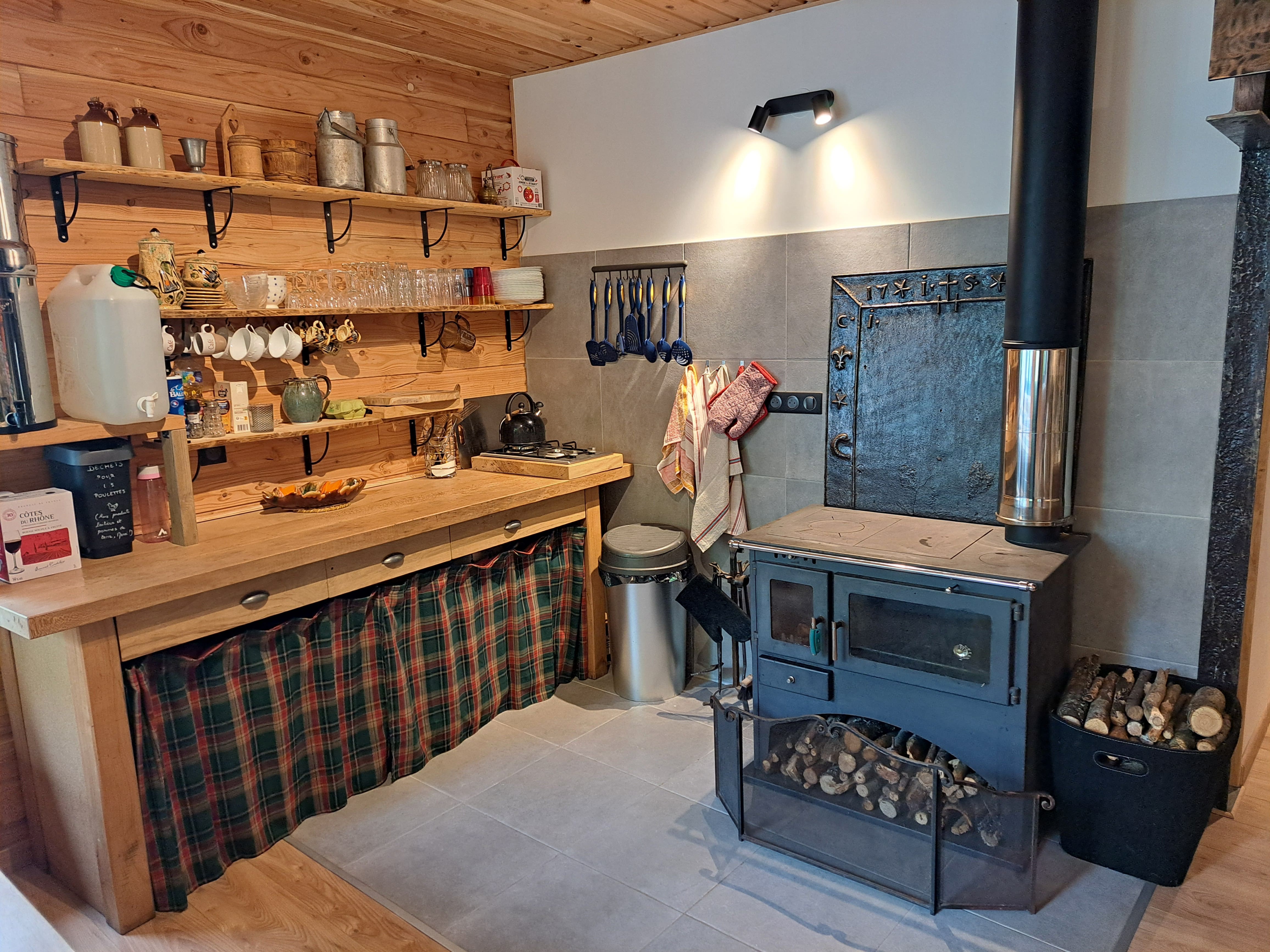 Le Refuge d'Yzeron — Gîte nature avec spa à Yzeron (Rhône) à Yzeron — chambre