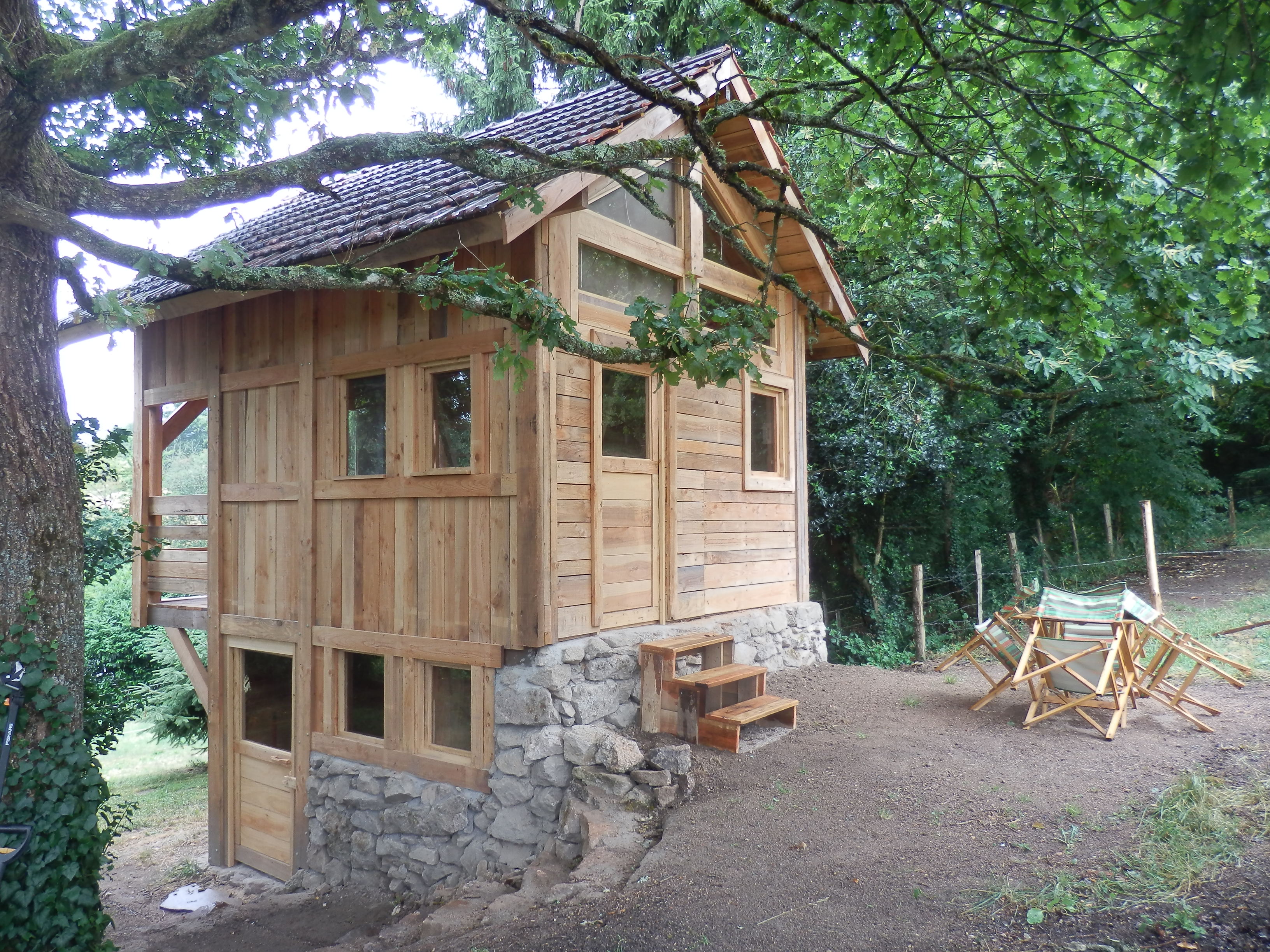 Cabane écolodge : une immersion en Bourgogne à Broye — espace de vie
