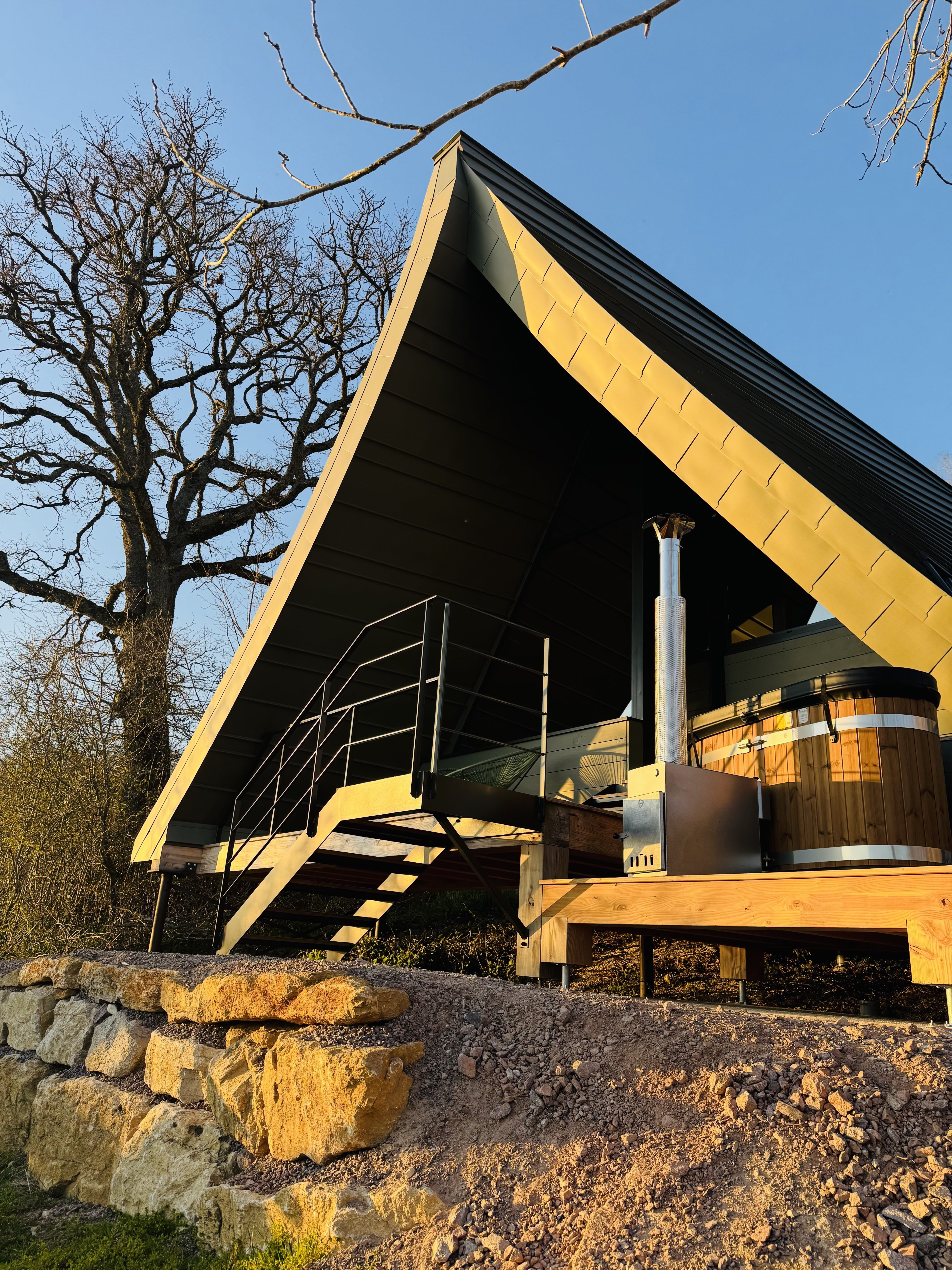 Becos : un ecolodge de luxe au cœur de la nature bourguignonne à Massingy-Lès-Vitteaux — vue depuis la terrasse