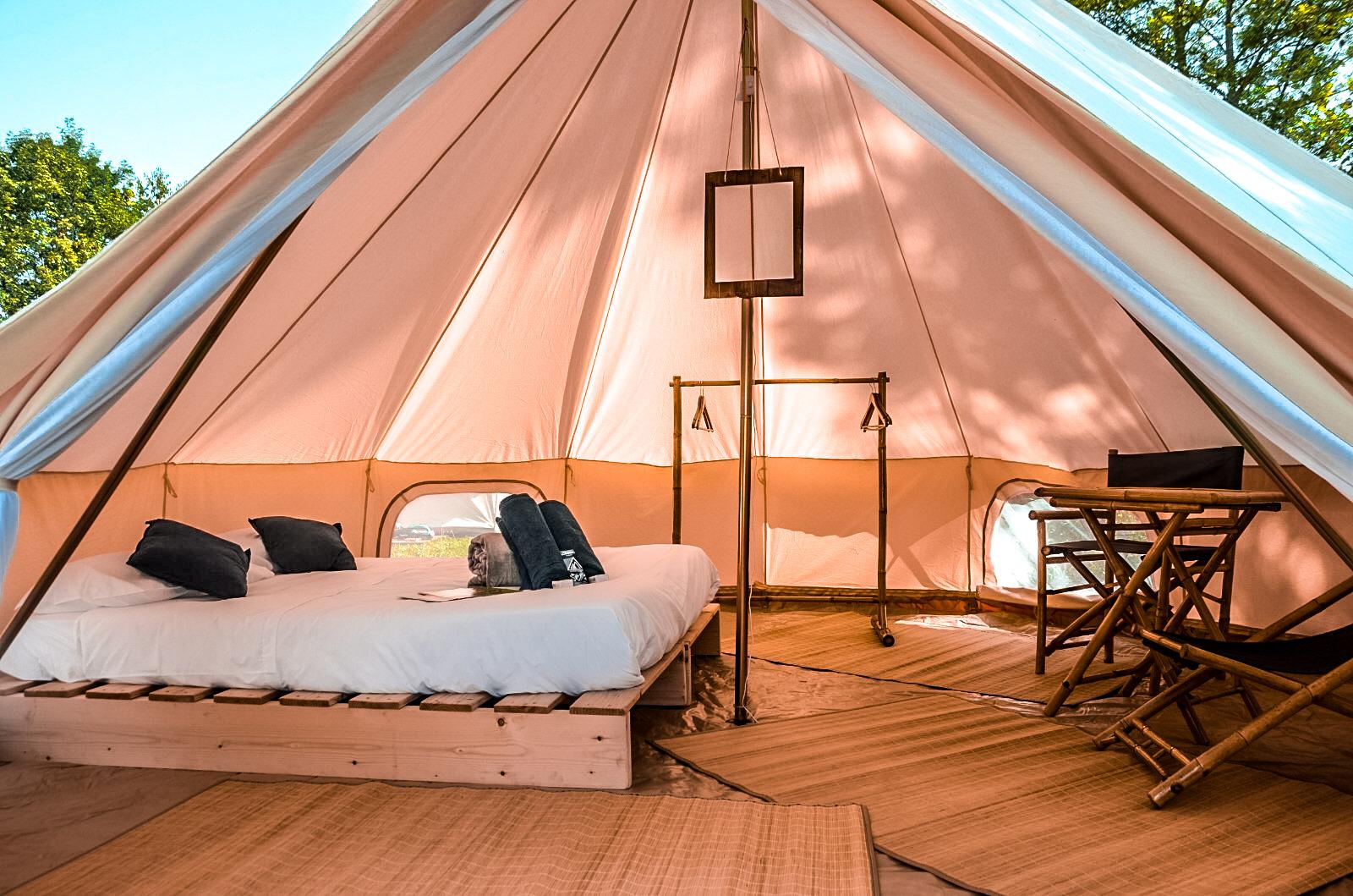 Photo 3/4 — Tente lodge « Lodge Venus — Tente lodge avec spa à Cellettes (Loir-et-Cher) » à Cellettes Loir-et-Cher