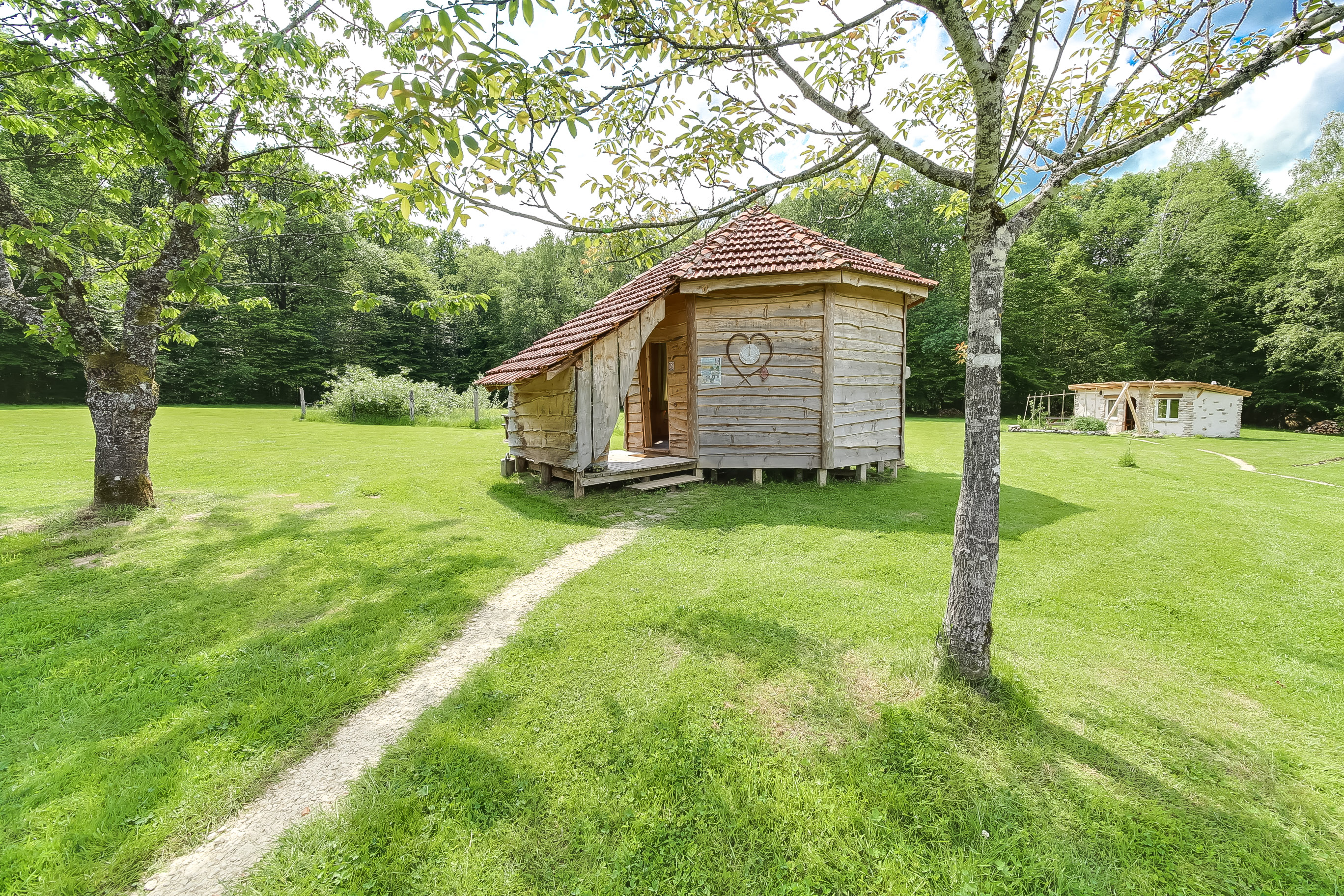 La Cabane en Bois : une immersion au cœur de la Lorraine — Cabane à Claudon