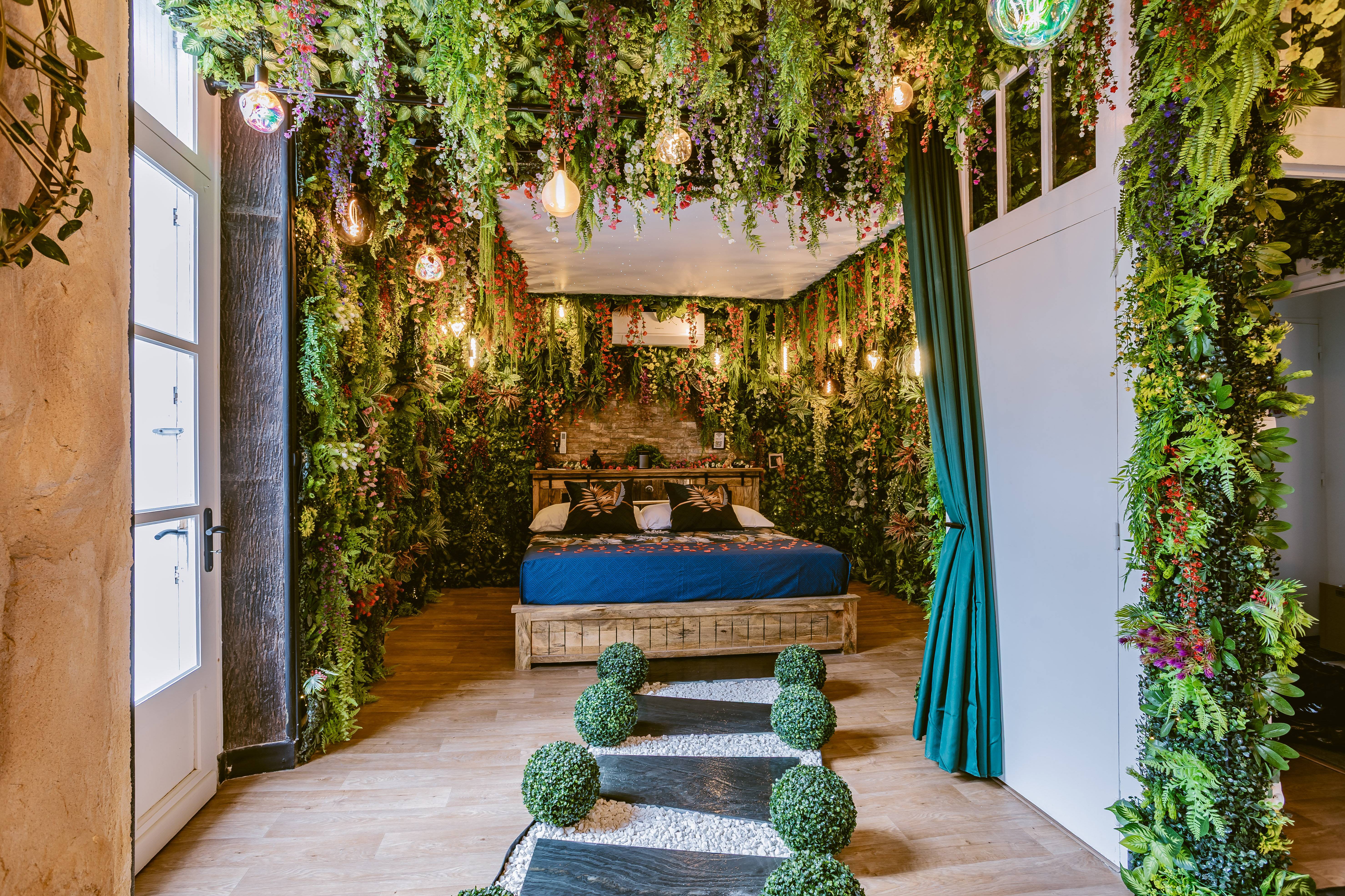 La Jungle Room & Spa — Chambre à thème tropicale en Dordogne