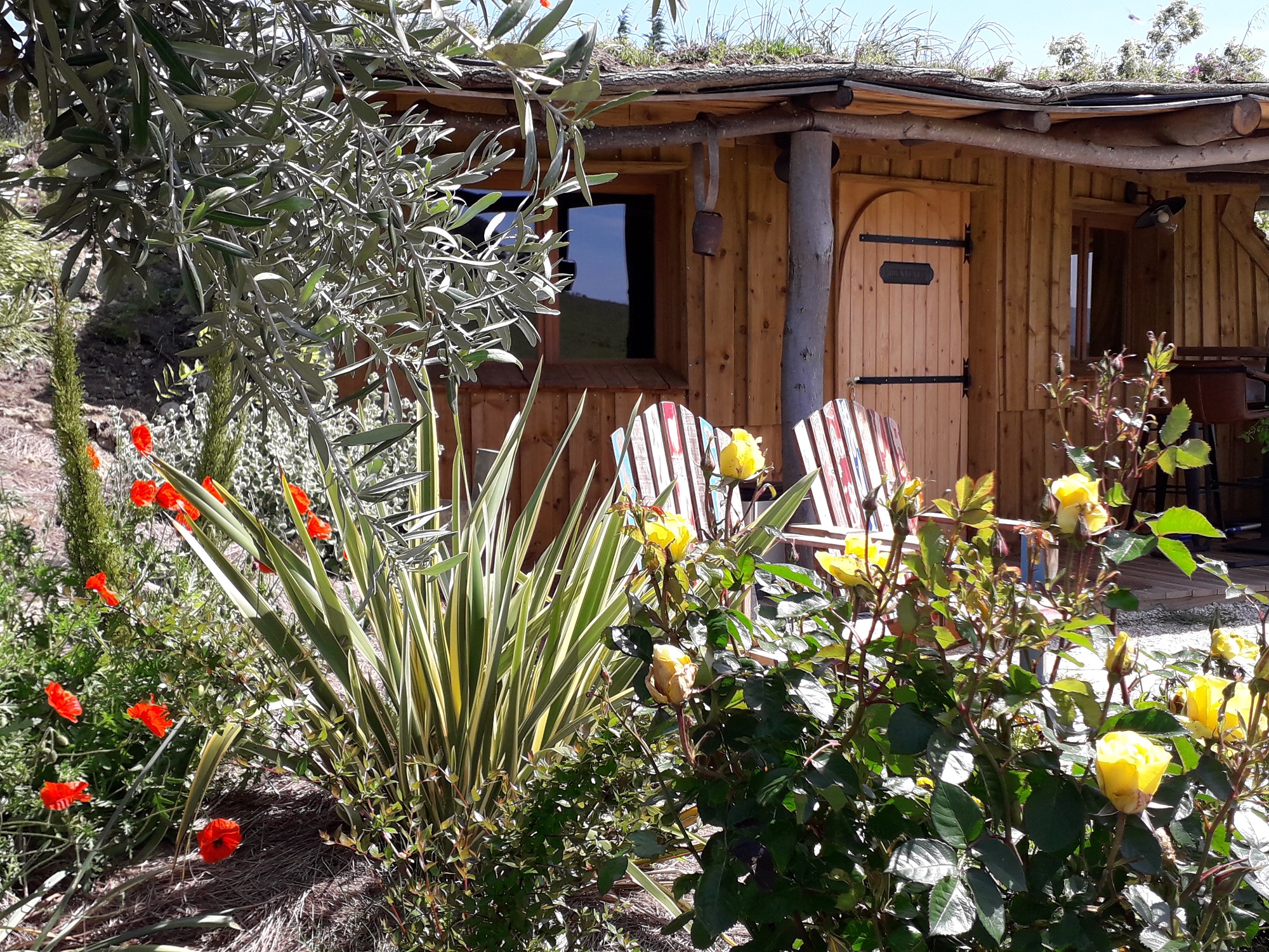 Évasion dans une maison de hobbit avec spa privatif à Villarzel Du Razès — chambre