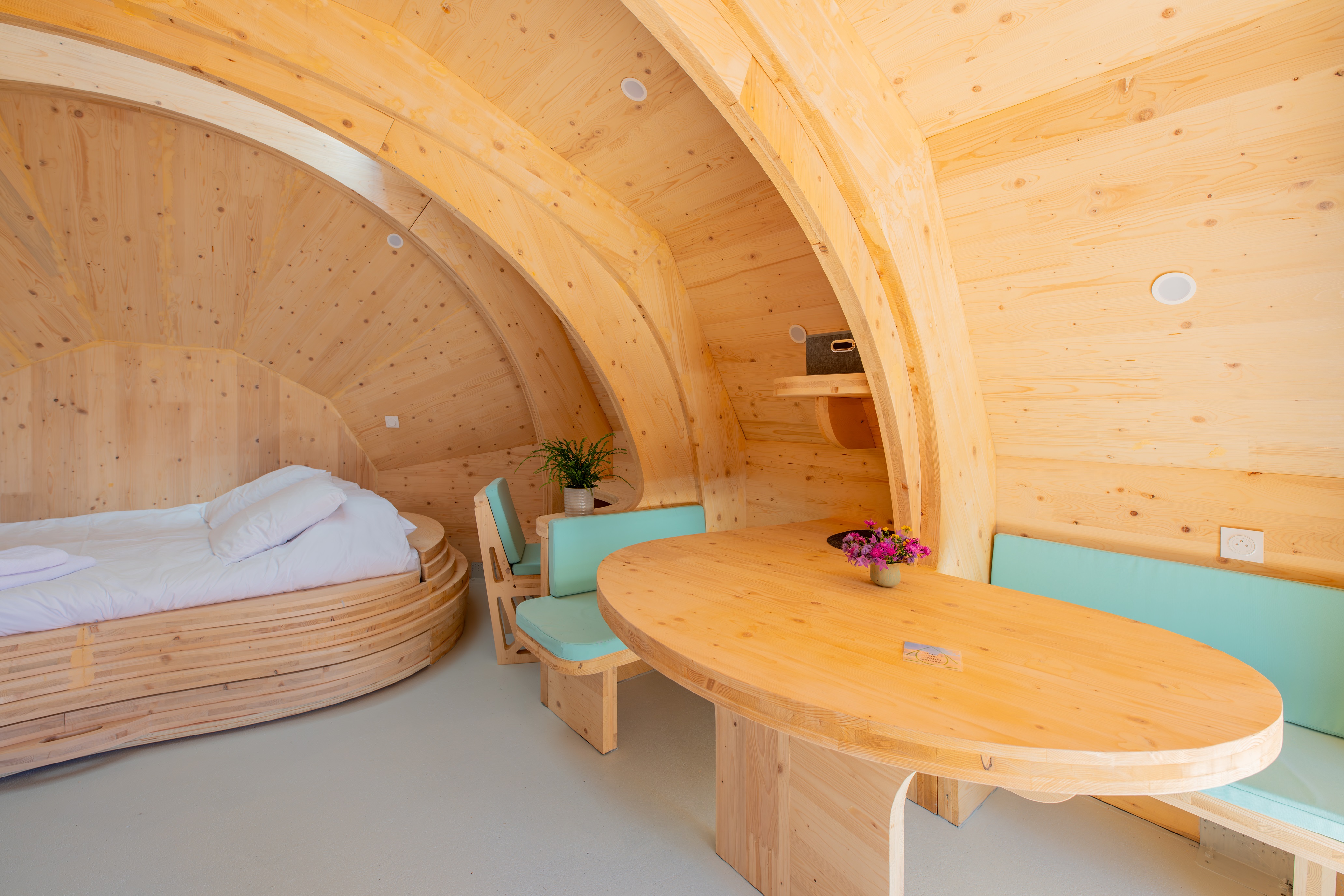 Nid du marronnier : une cabane végétalisée au cœur du Limousin à Neuvic — espace de vie