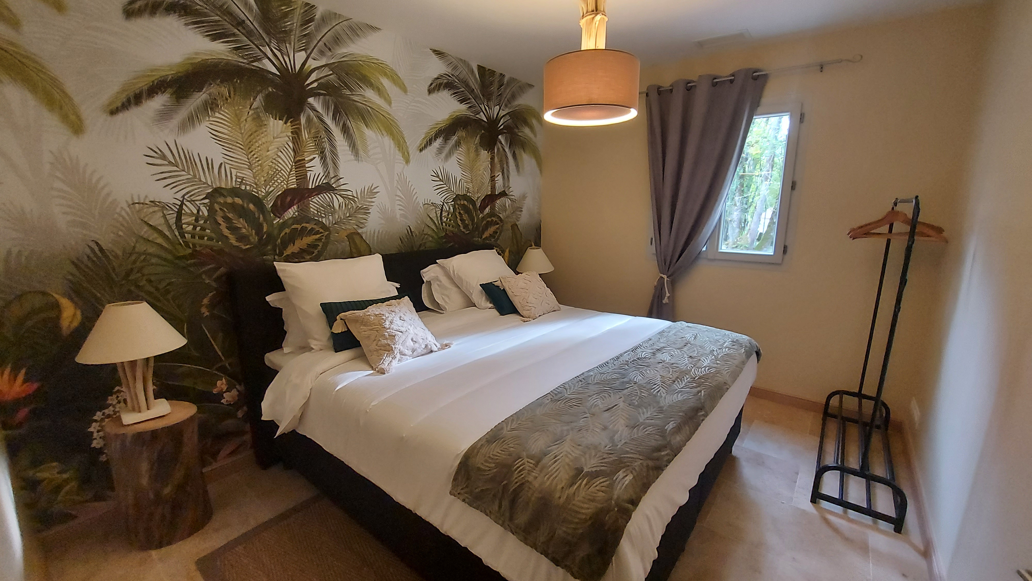 Gîte Nature & Spa privatif — Maison insolite avec spa à Dordogne à Siorac-en-Périgord — salle de bain