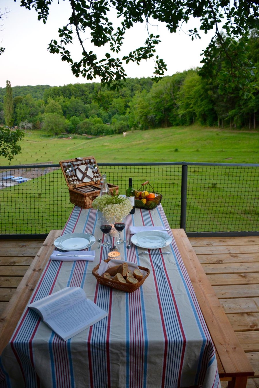 Tiny House la Pradela — Nuit avec Spa privé en Dordogne à Alles-sur-Dordogne — chambre
