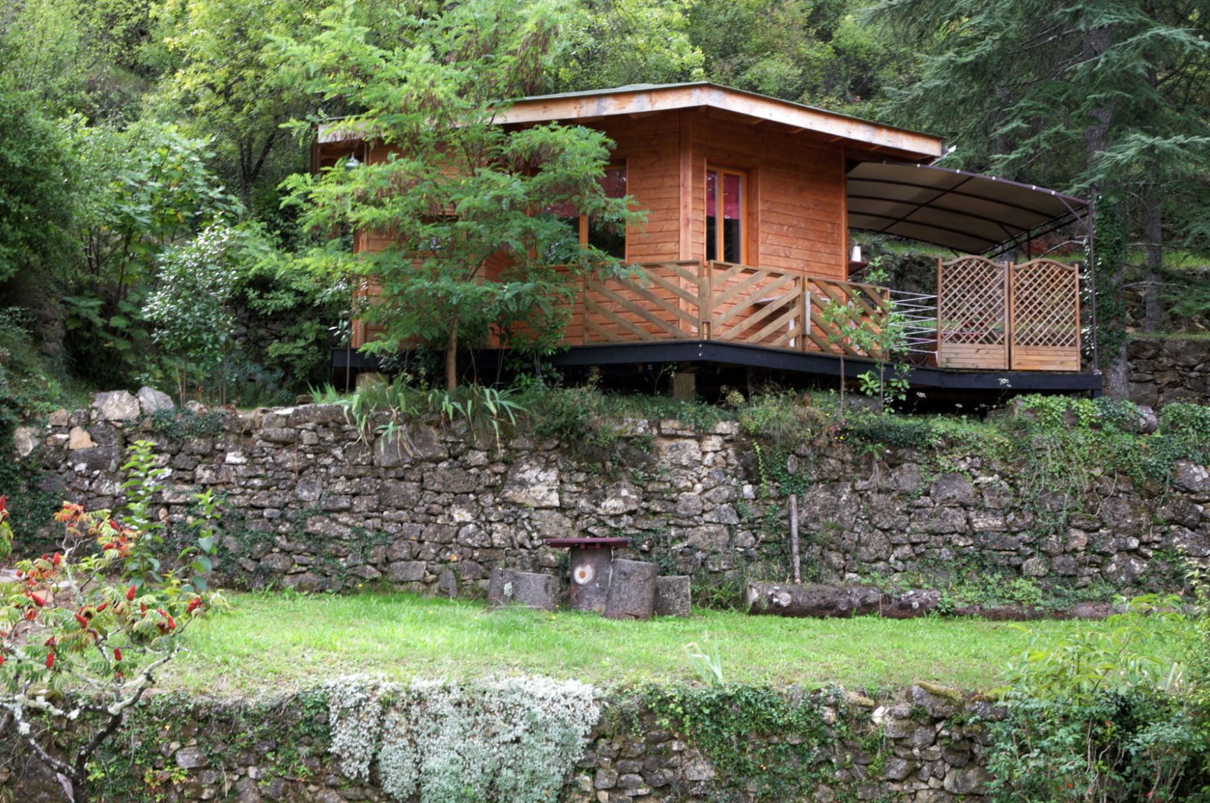 Le refuge des pots rouges — Cabane avec spa à Gard