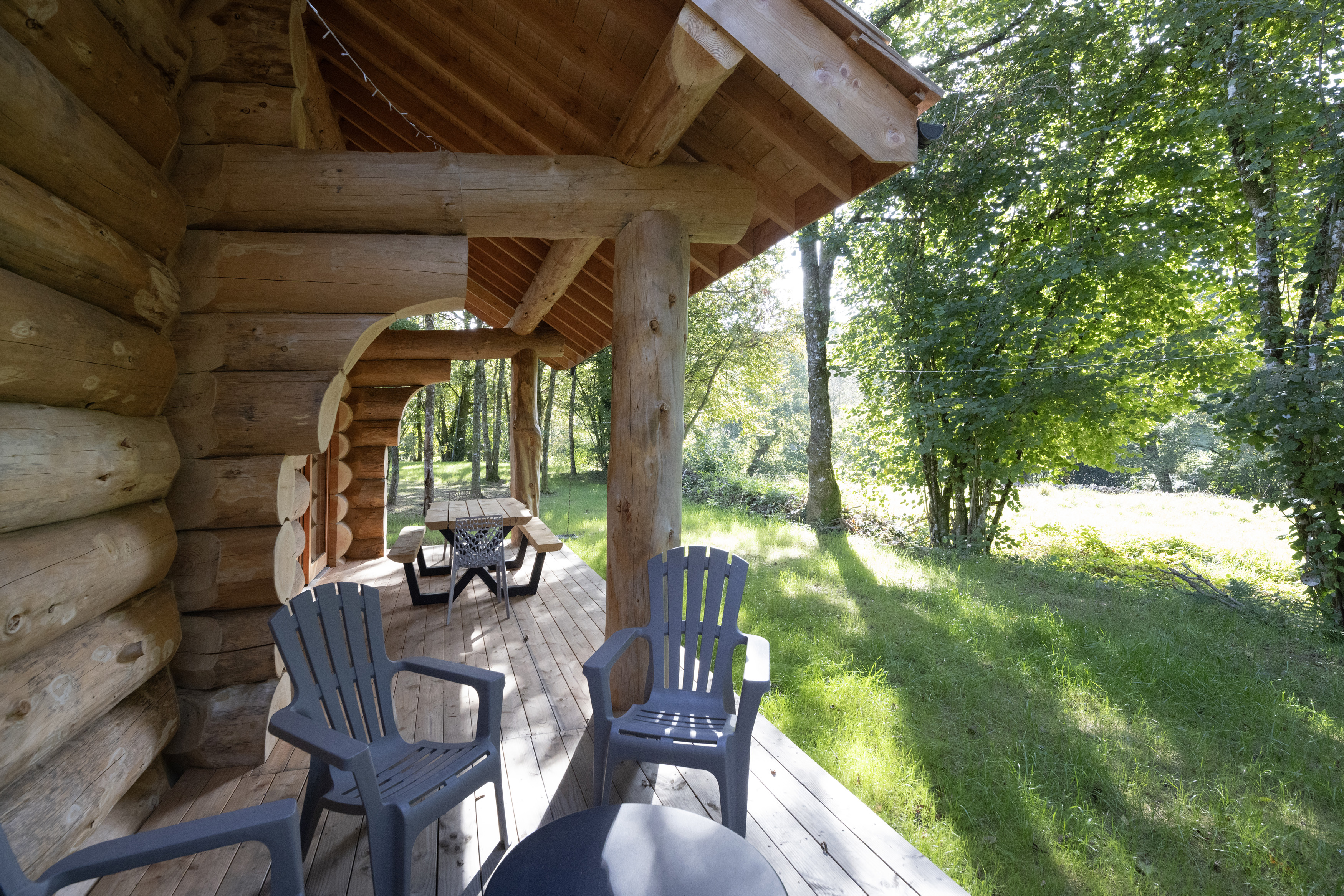 Gîte Le Vaugelade : un chalet romantique au cœur du Limousin à Faux-La-Montagne — espace de vie