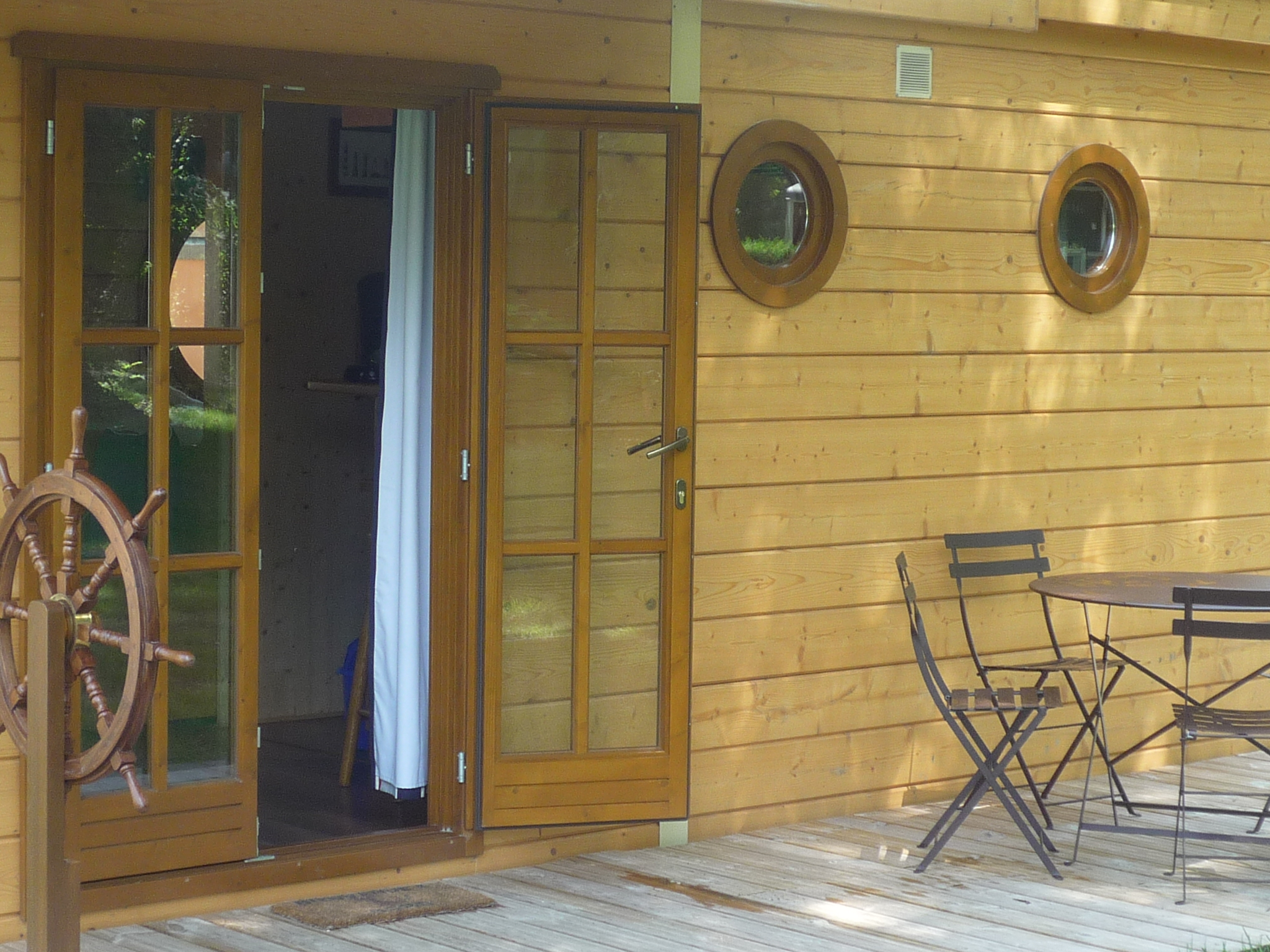 La cabane familiale de Sam : un refuge enchanteur en Champagne-Ardenne à Bar Sur Aube — vue intérieure