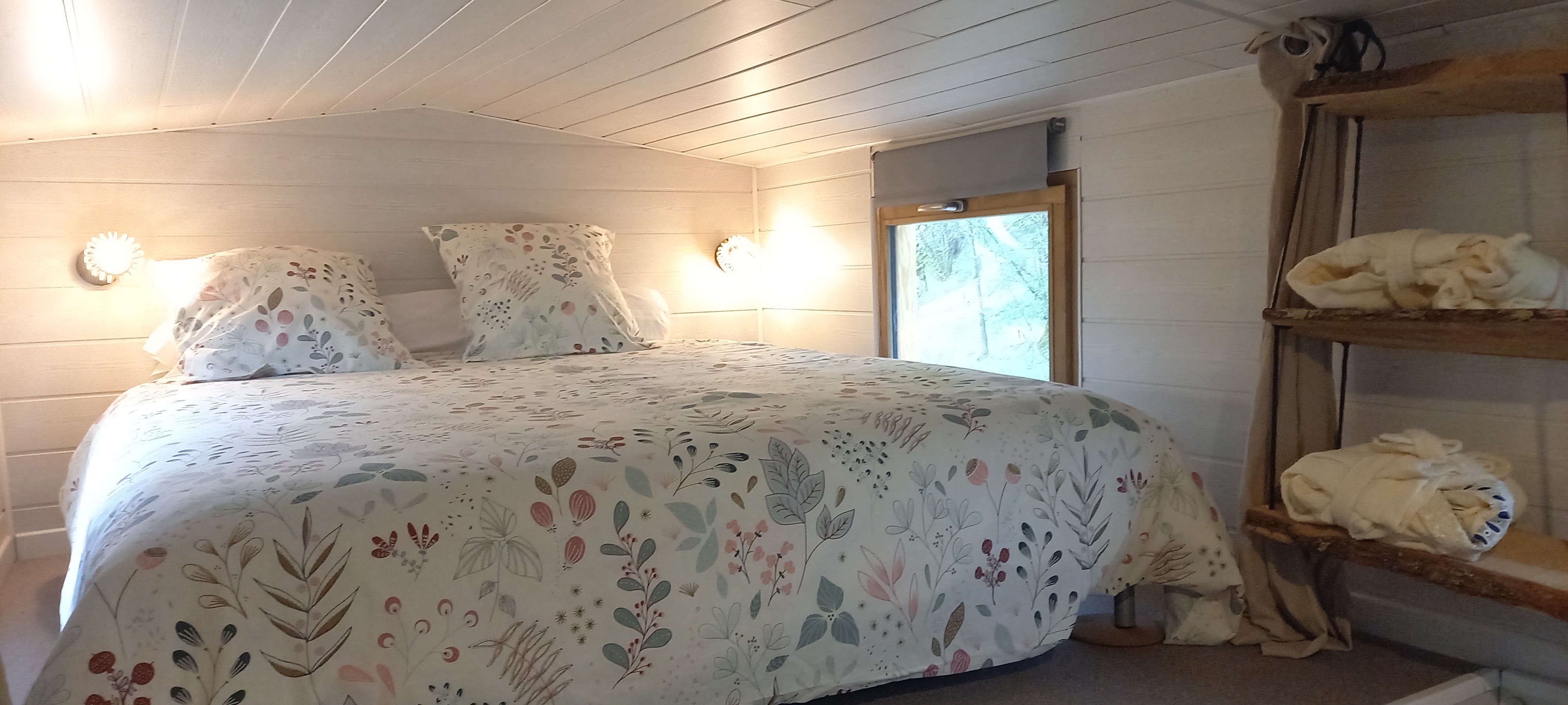 Évasion dans une tiny house avec spa en pleine nature à Figeac — environnement naturel