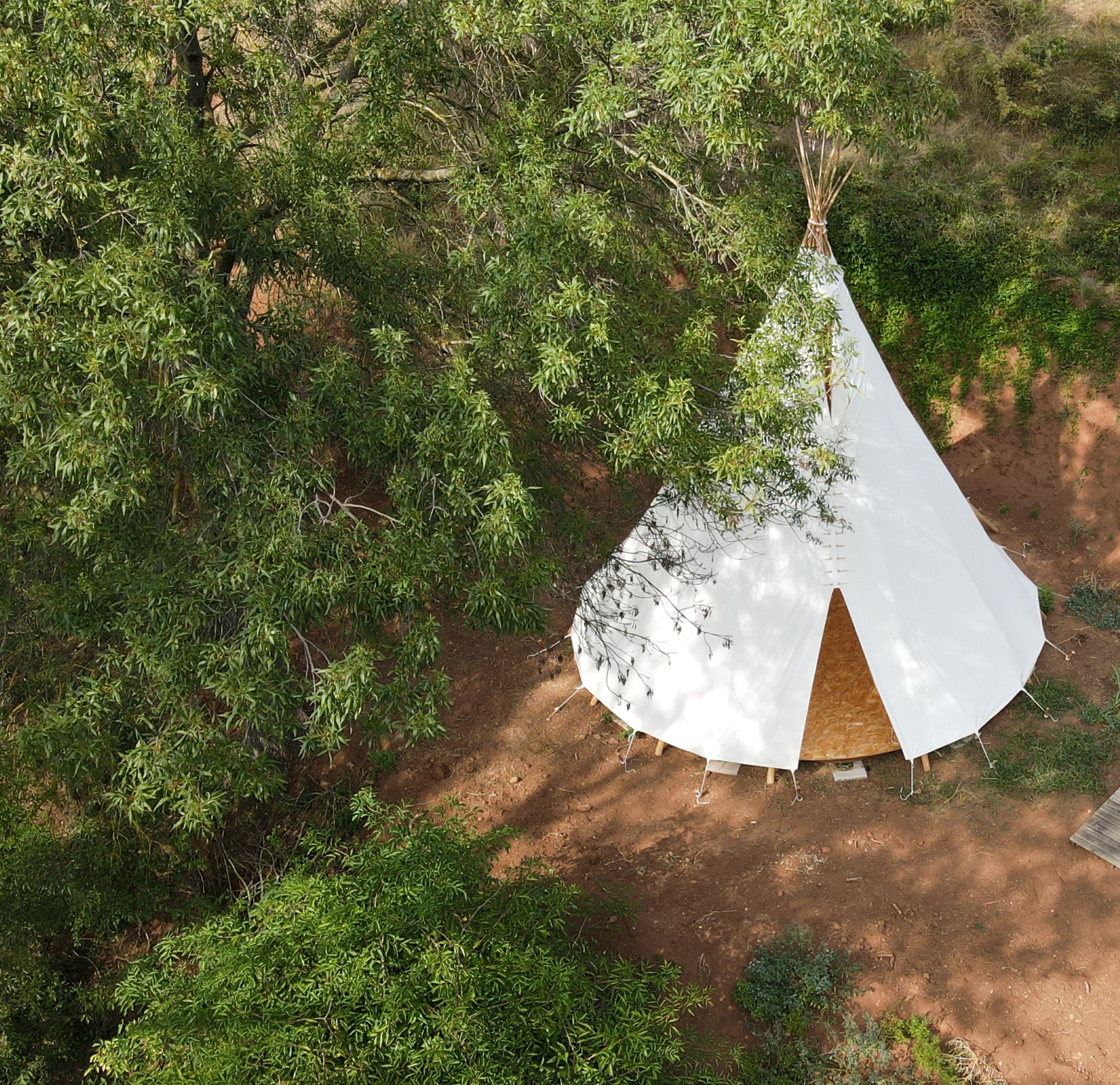 Tipi Paco — Séjour au bord d'un ruisseau dans l'Hérault à Béziers — vue intérieure