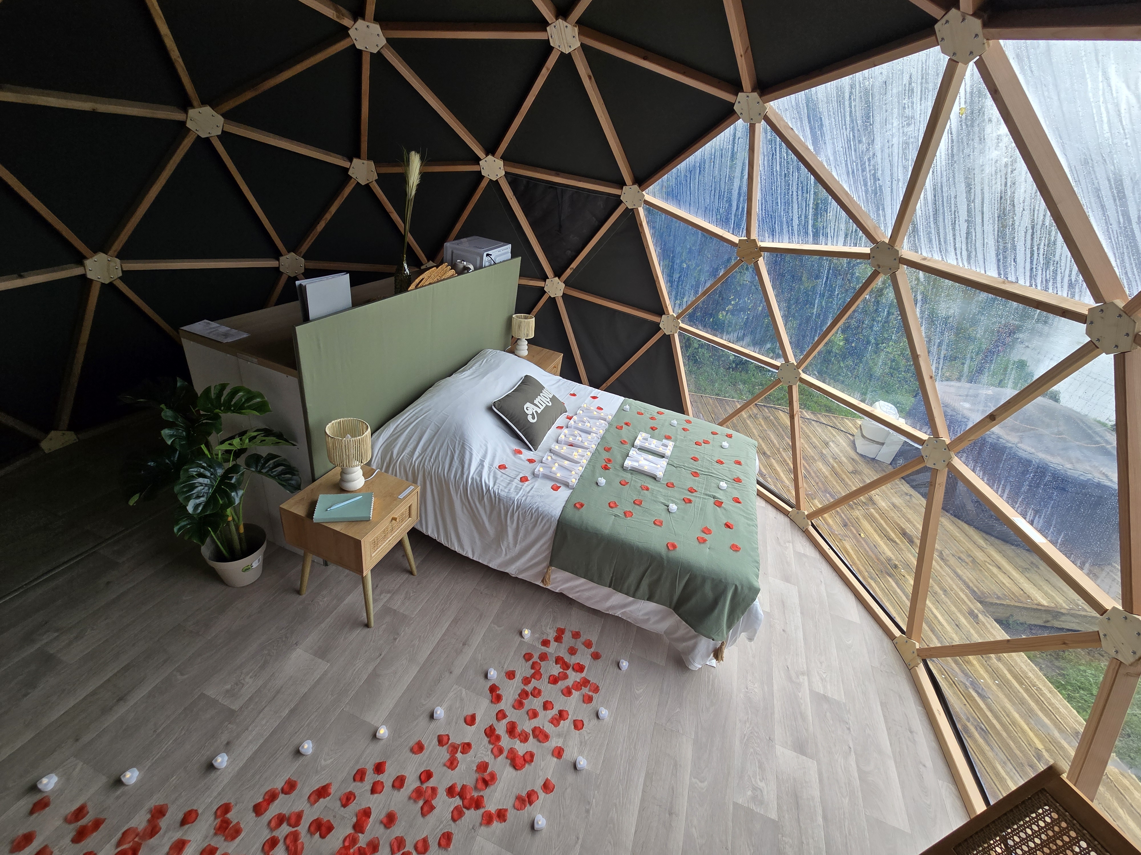 Dôme spa Cassiopée — Nuit insolite avec spa à Landes à Labenne — vue depuis la terrasse