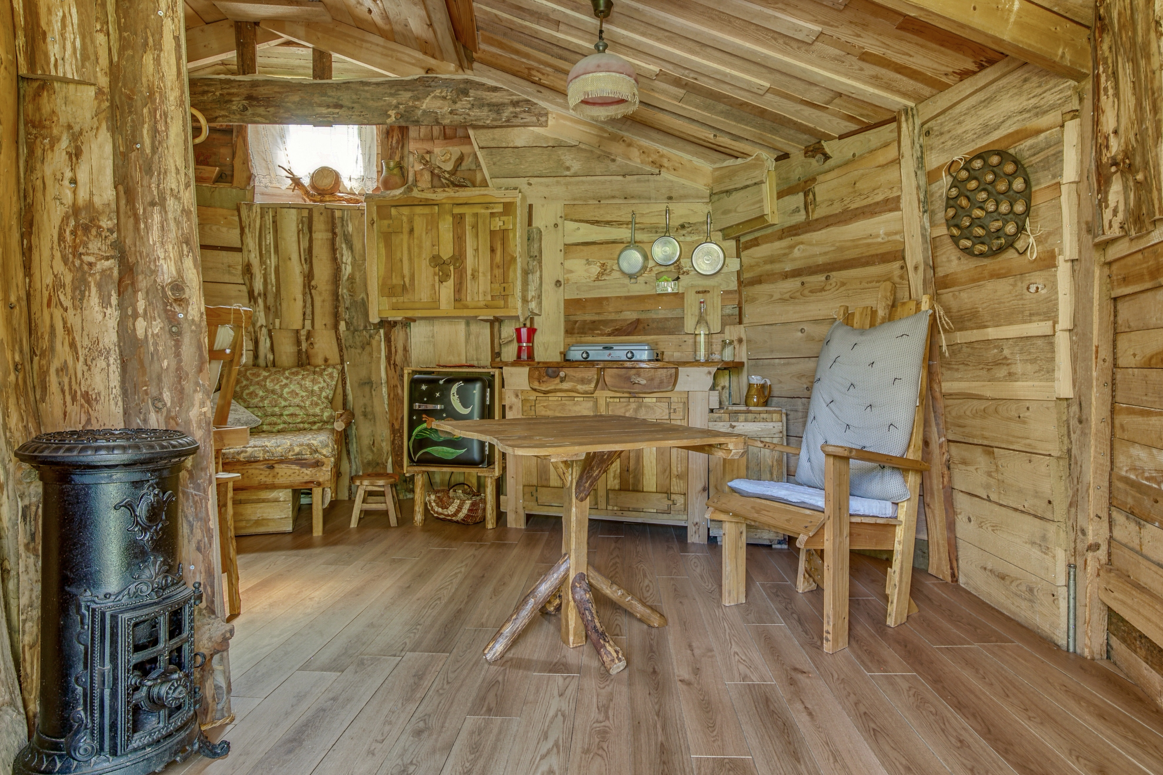 La Tanière de l'Escargot : une cabane végétalisée en pleine nature à Fermanville — chambre