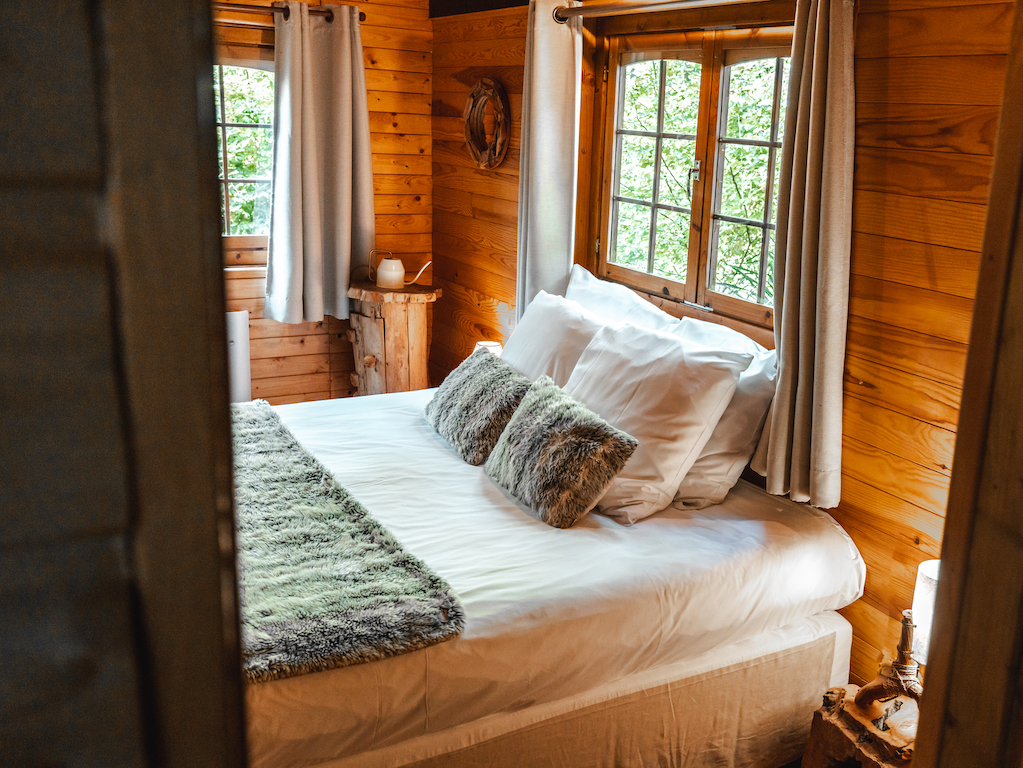 Cabane Spa Cinq Sens : une escapade sensorielle en Picardie à Rosoy-En-Multien — vue intérieure