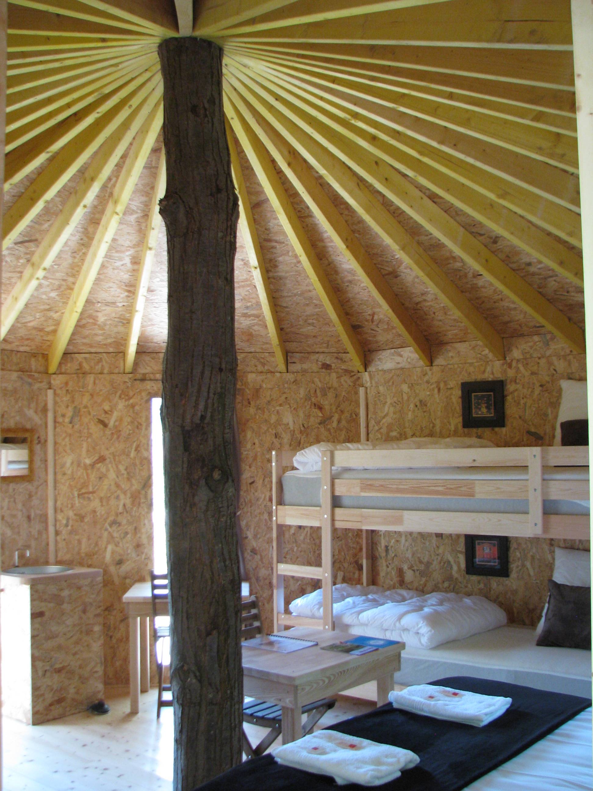 L’Octo’gone’ : une cabane sur pilotis au cœur des Rhône-Alpes à Quincié En Beaujolais — cuisine