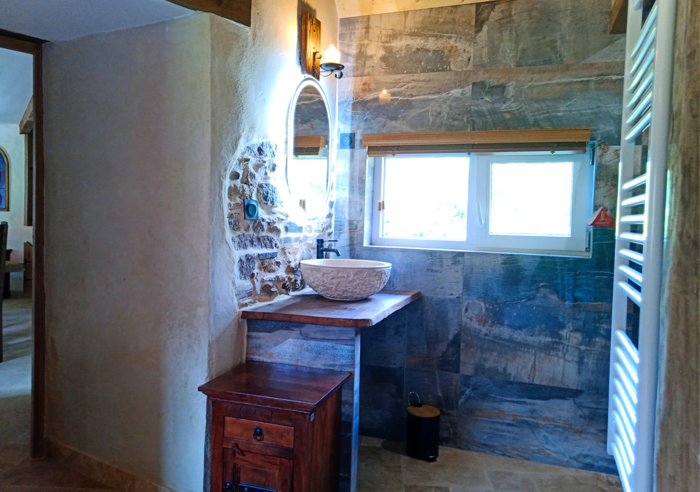 Le pigeonnier du chevalier — Pigeonnier avec spa à La Synchronicité à Saint-Lô — chambre