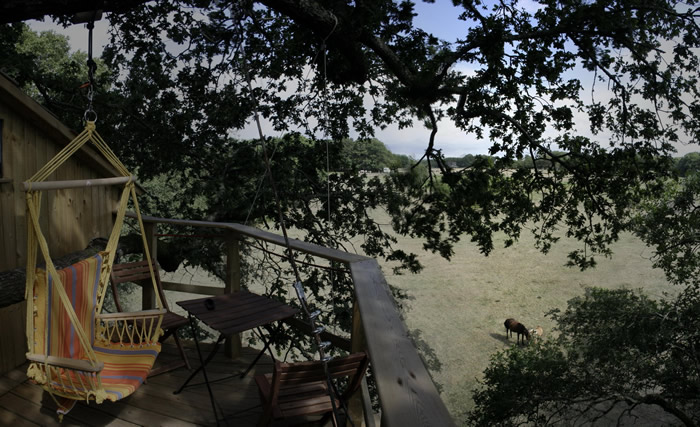 La Cabane perchée Nijal : une expérience unique dans les arbres à Ploemel — espace de vie