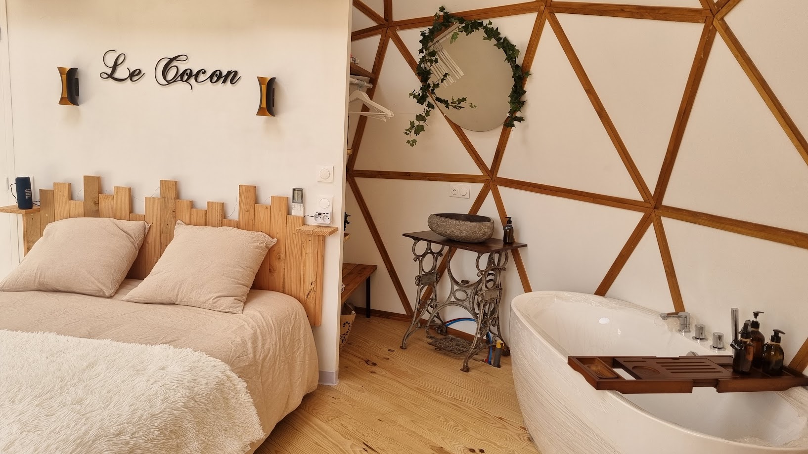 Dôme "Le Cocon" — Séjour romantique avec vue panoramique à Vosges à Le Sentier des Étoiles — salle de bain