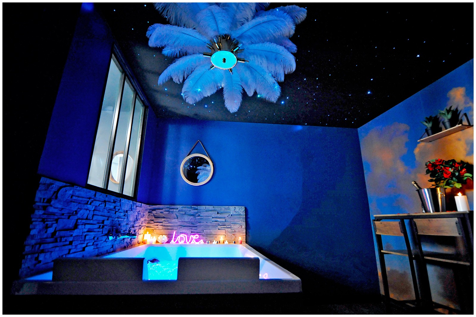 La suite 7ième ciel ÉTOILÉ — Nuit romantique avec spa à Bourgoin Jallieu à Bourgoin-Jallieu — vue intérieure