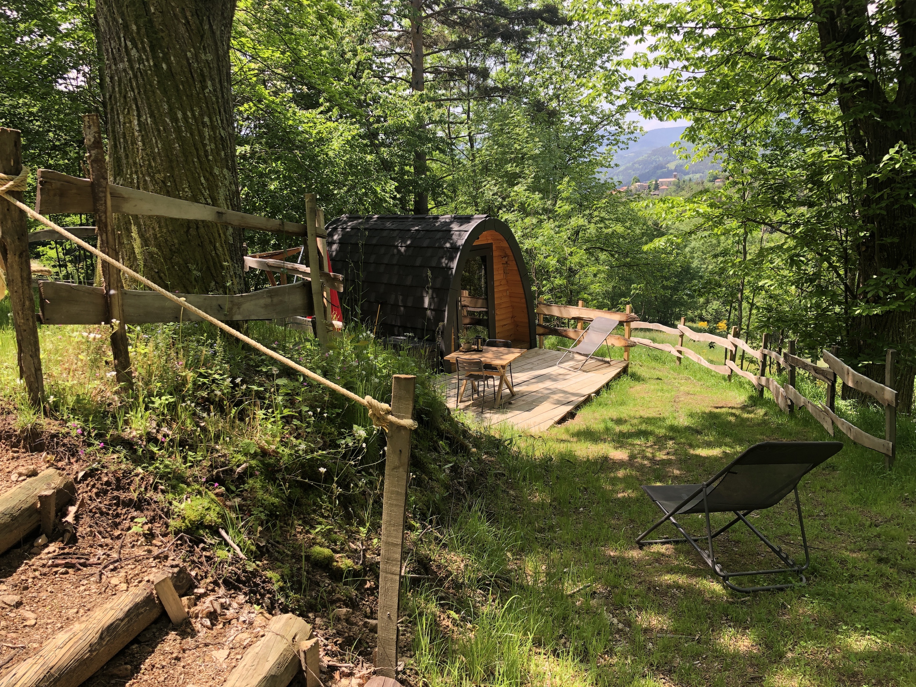 Cabane sous les châtaigniers — Nuit cocooning en Ardèche