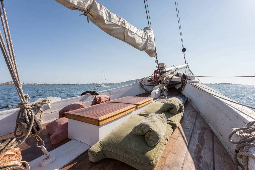 Voilier Praia : une expérience maritime inoubliable à Balaruc Les Bains — vue intérieure