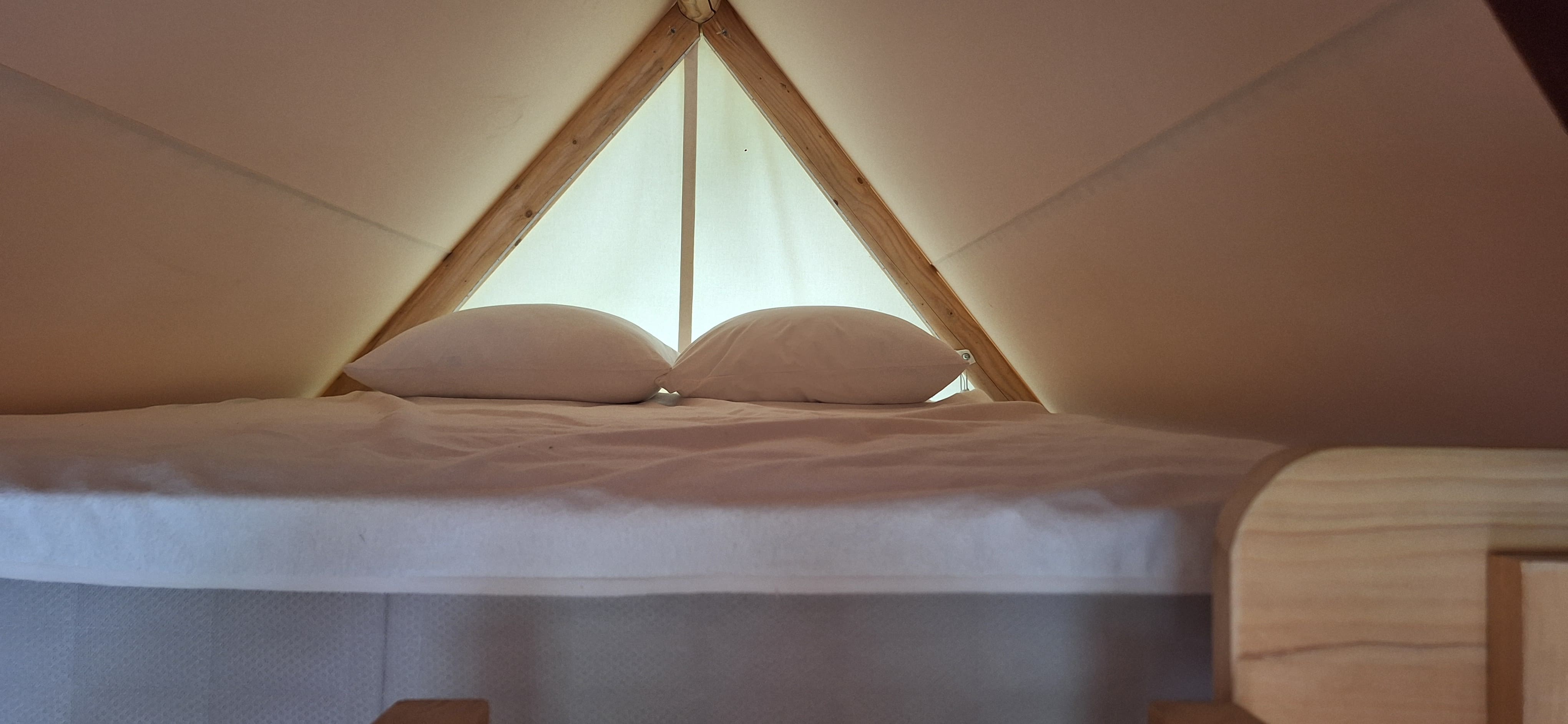 Pâquerette — Tente lodge avec spa à Loir-et-Cher à La Ferté-Imbault — chambre