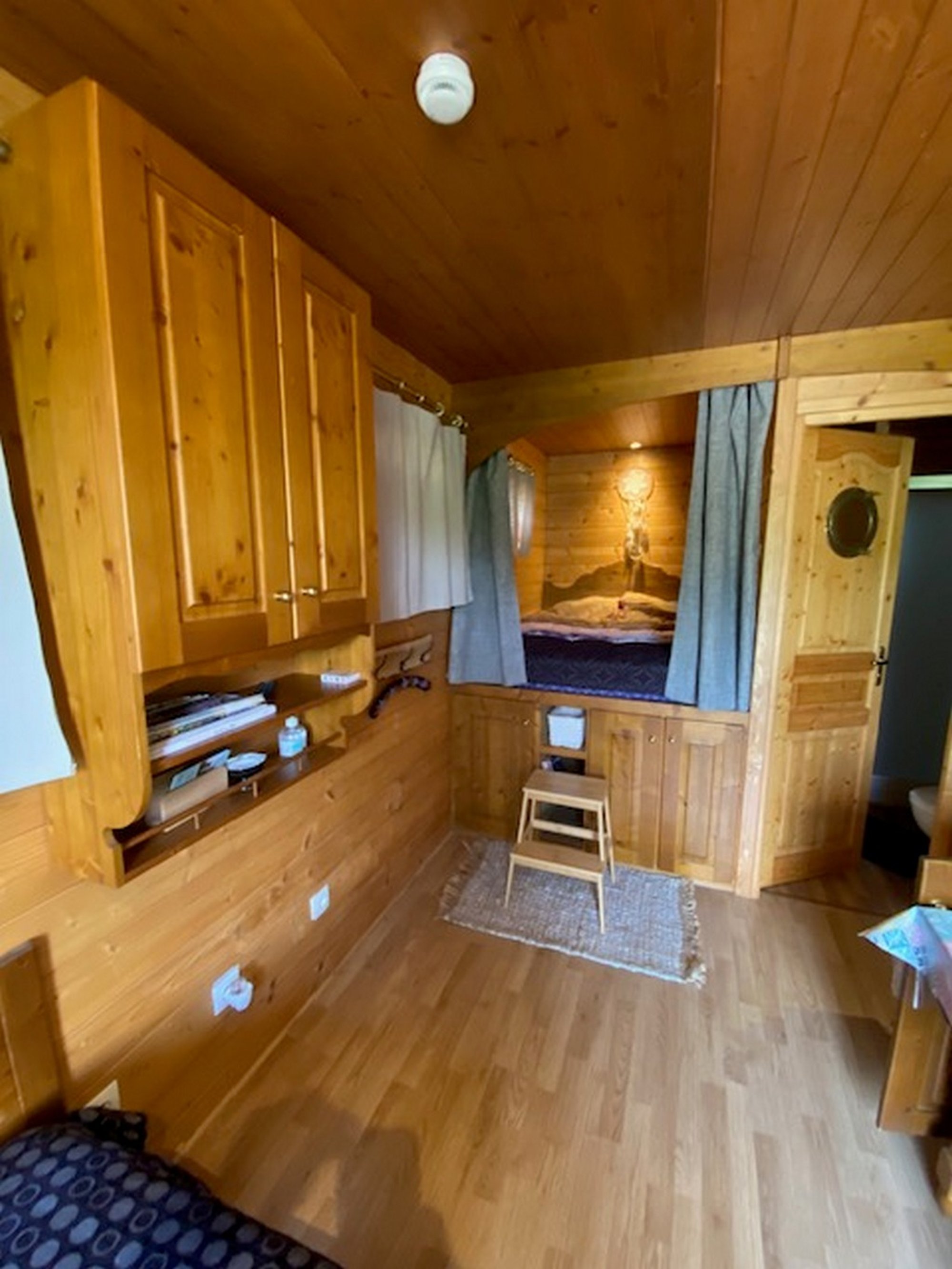 Roulotte Orbe — Séjour bohème avec spa à Moselle à Metz — détail architectural