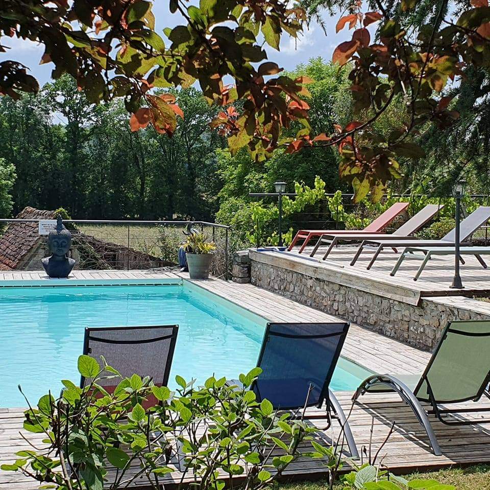 Roulotte romantique avec spa au cœur des Midi-Pyrénées à Padirac — vue intérieure