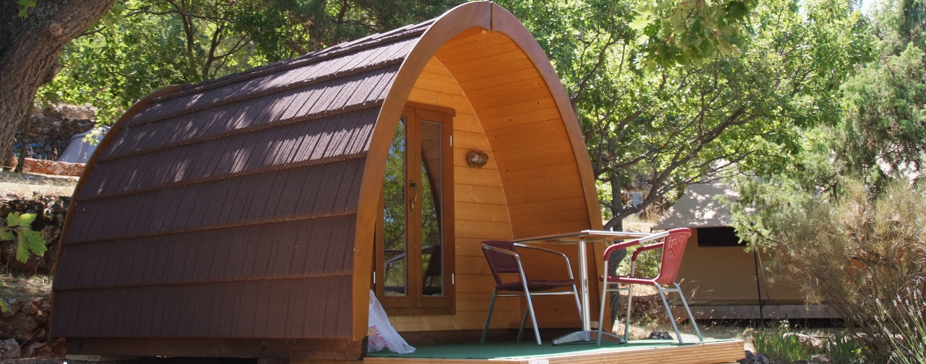 Un pod enchanteur au cœur de la nature provençale à Aiguines — espace de vie
