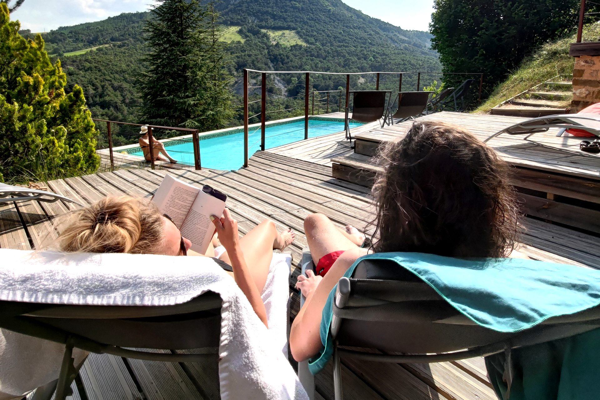 Ecolodge Andromède : une cabane sur pilotis au cœur des Hautes-Alpes à Ribeyret — espace de vie