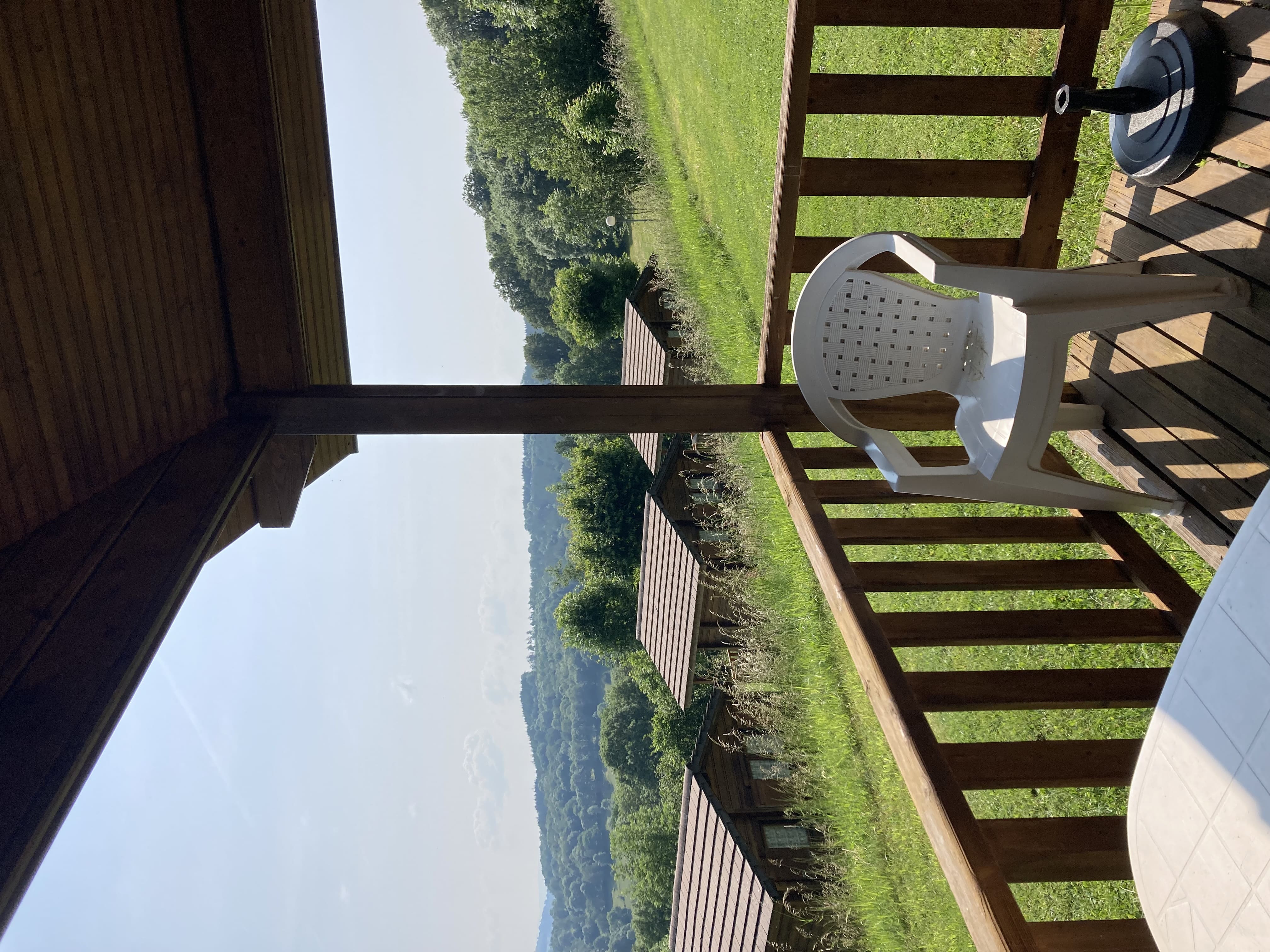 Un chalet romantique en Auvergne pour une escapade à deux à Neuveglise-Sur-Truyère — vue intérieure