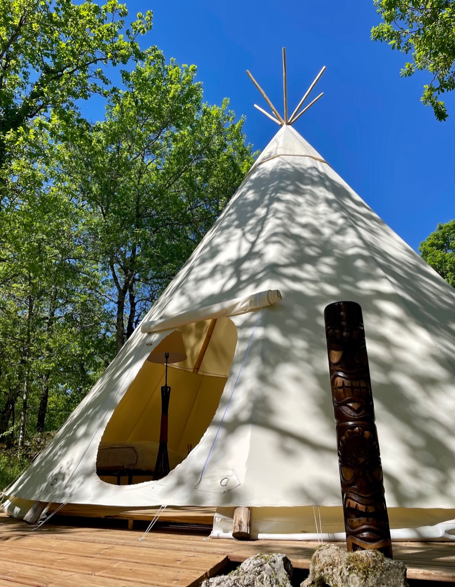 Dodo Tipi : une immersion au cœur de la nature à Septfonds — vue depuis la terrasse