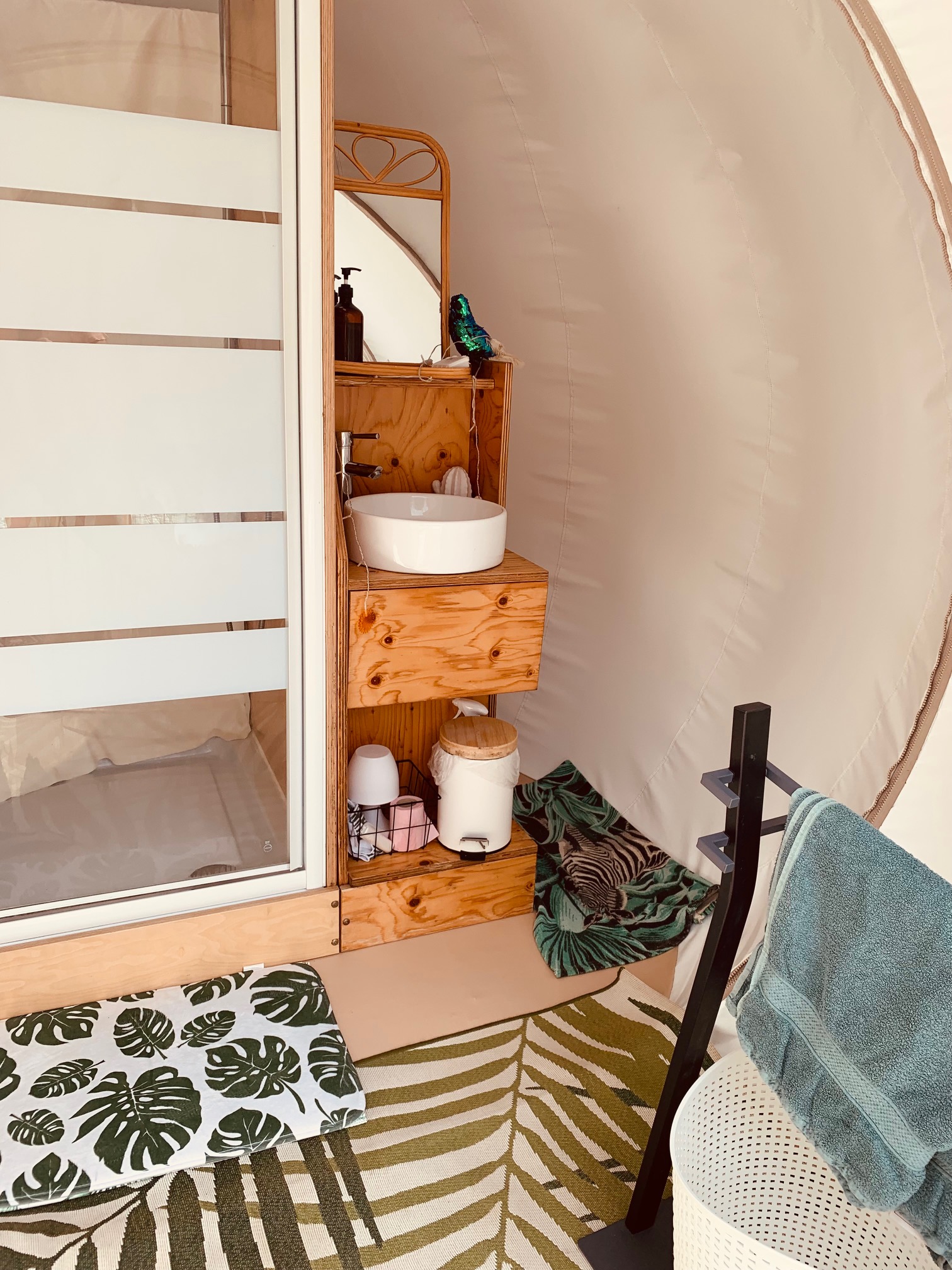 Évasion dans une bulle spa So'Green en Dordogne à Lanouaille — vue depuis la terrasse