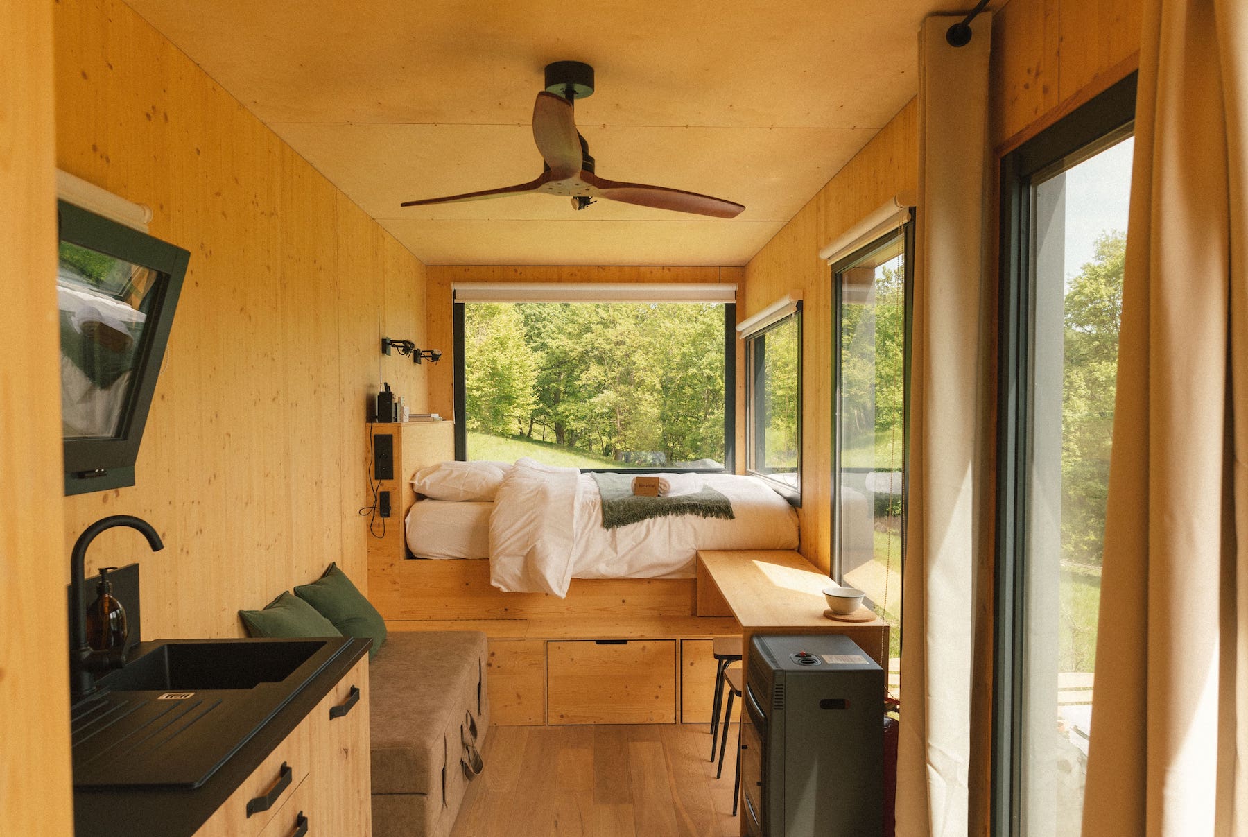 Tiny house face aux Pyrénées : une escapade inspirante à Belbèze-En-Comminges — espace de vie