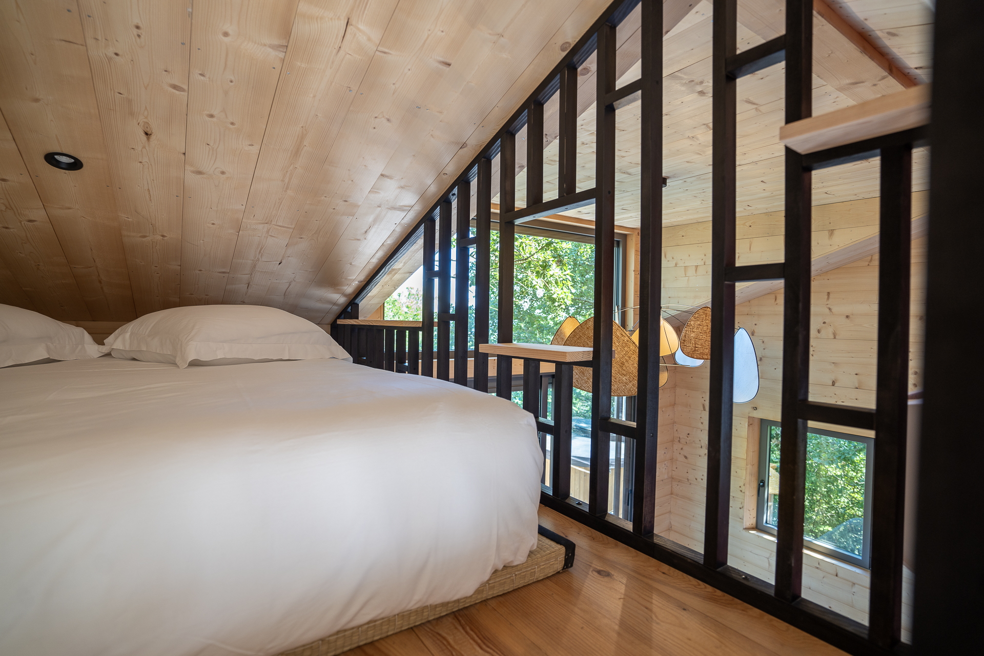 Le Séchoir : une cabane dans les arbres avec spa en Aquitaine à Laparade — cuisine