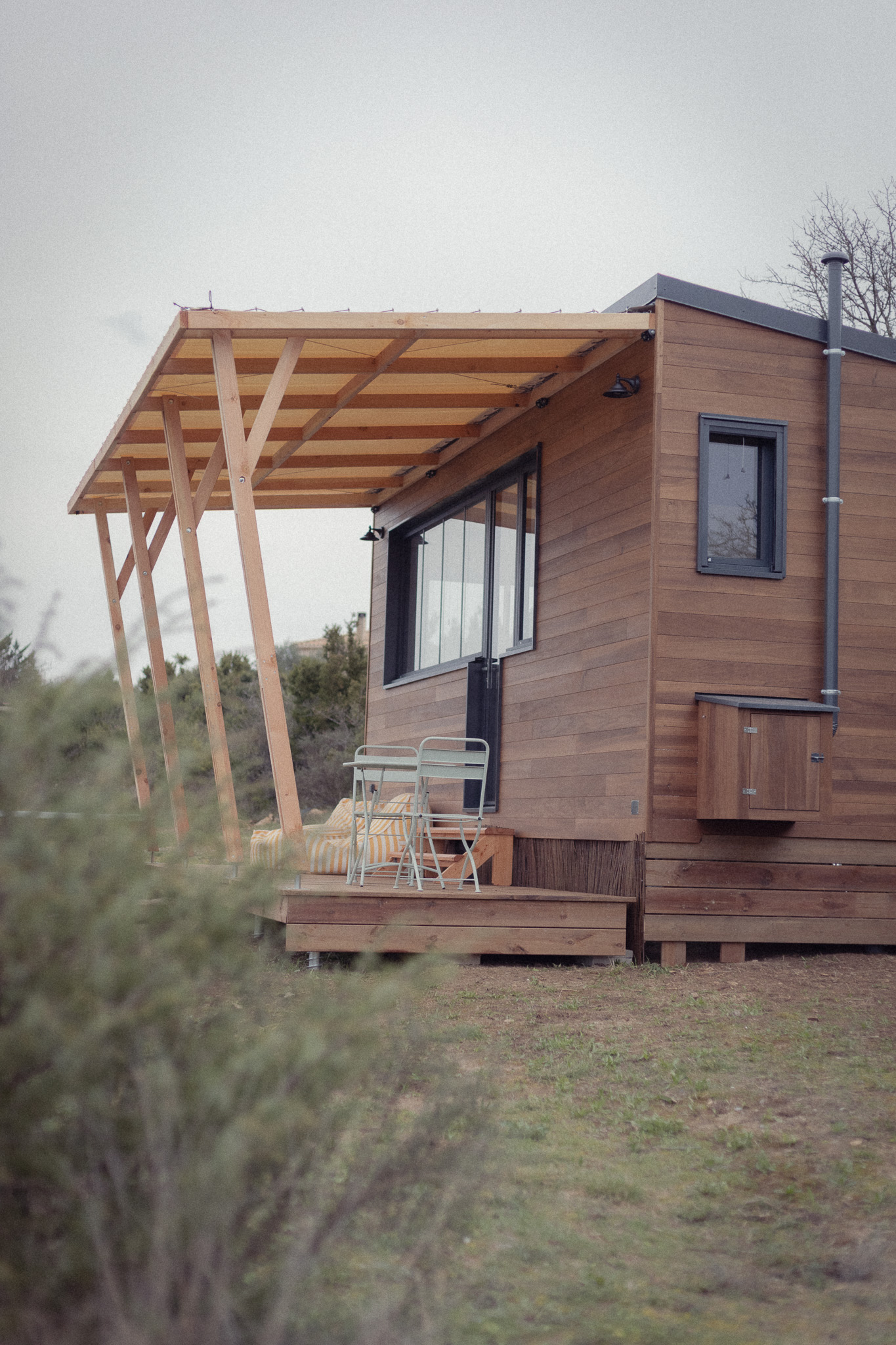 Pépiite Gorges de l'Ardèche — Tiny House avec spa privatif à Vallon-Pont-d'Arc — environnement naturel