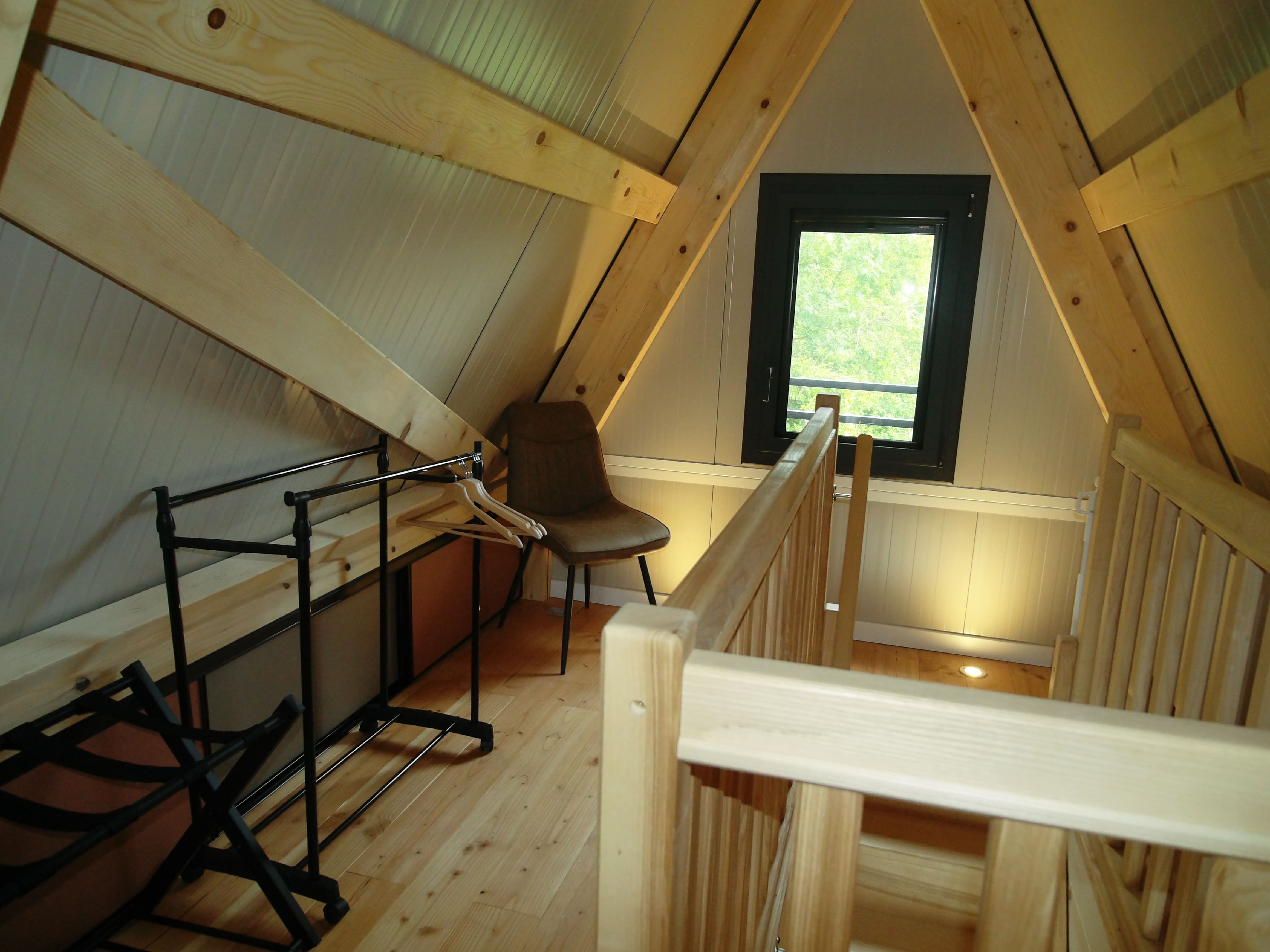 Le Tipi Nelly : un chalet enchanteur en Champagne-Ardenne à Blancs Coteaux — espace de vie
