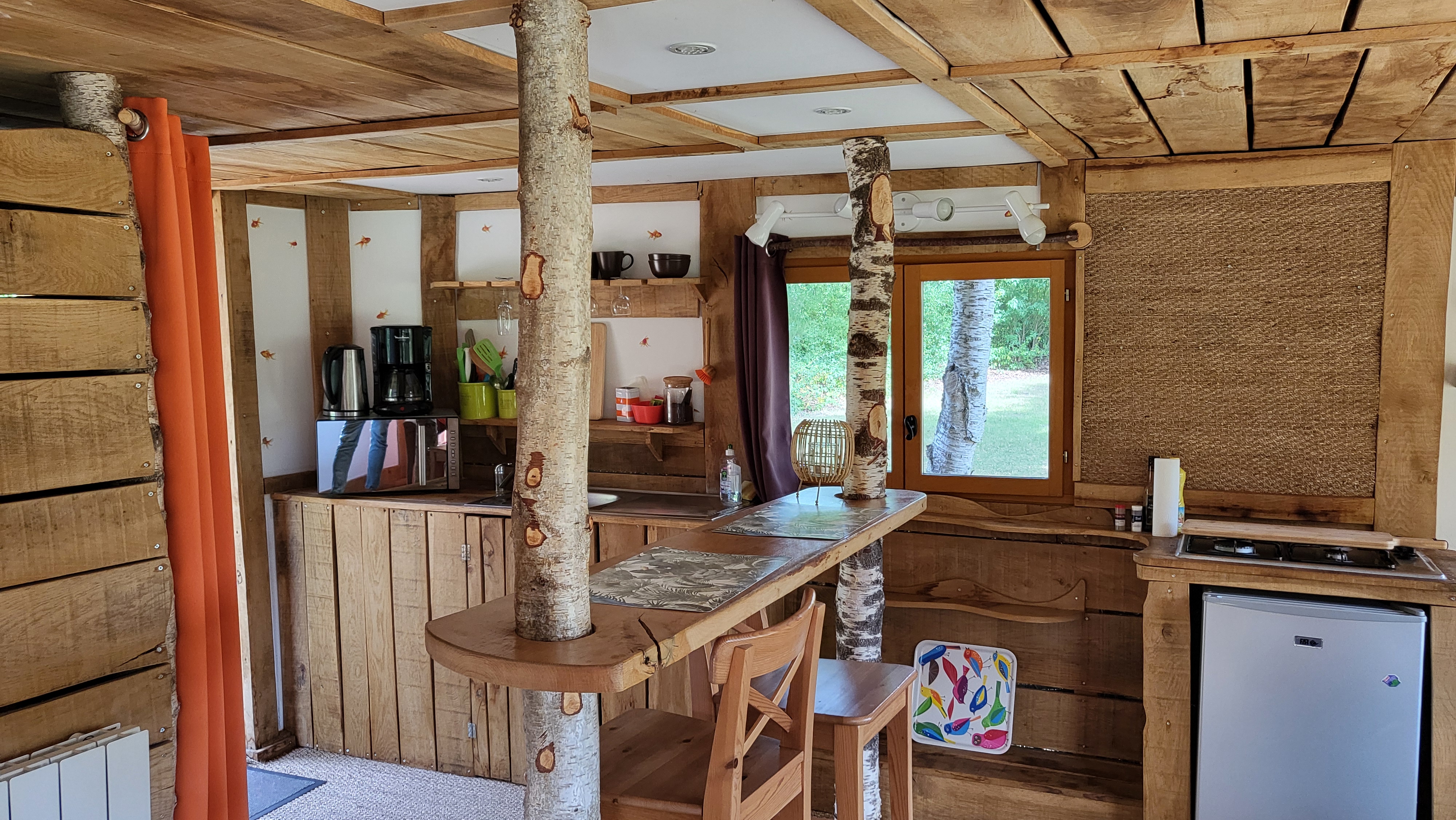 Évasion romantique dans une cabane Duo Spa en Picardie à Fere En Tardenois — vue depuis la terrasse