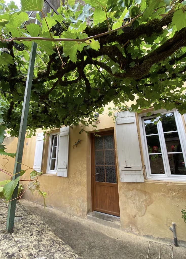 La maison troglodyte de la Lézardière — Hébergement insolite avec spa en Dordogne à Les Eyzies — salle de bain
