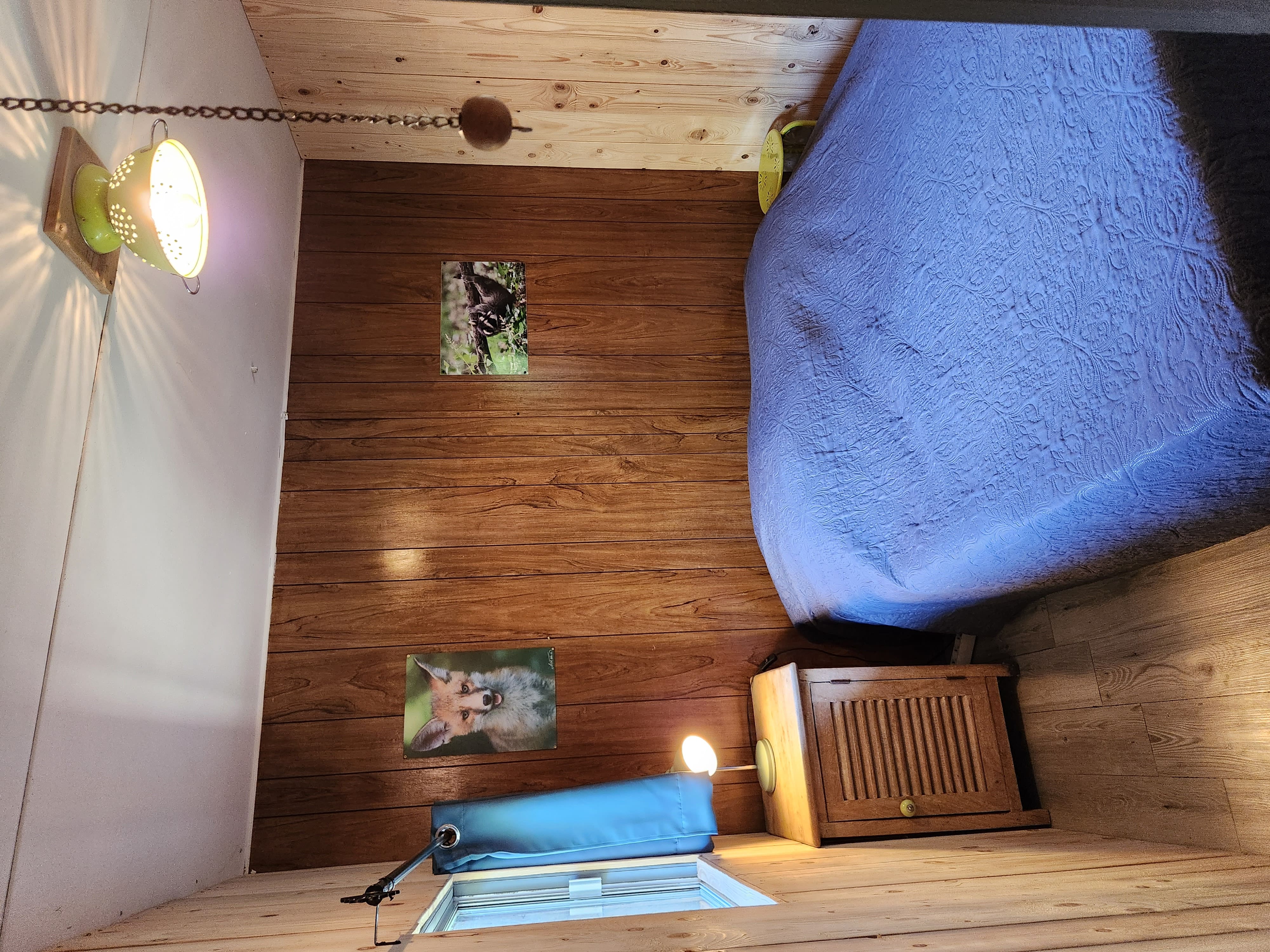 Le Truck-Lodge et SPA privatif LE BERLIET GAK : Une expérience inclassable en Provence à Saint-Andiol — salle de bain