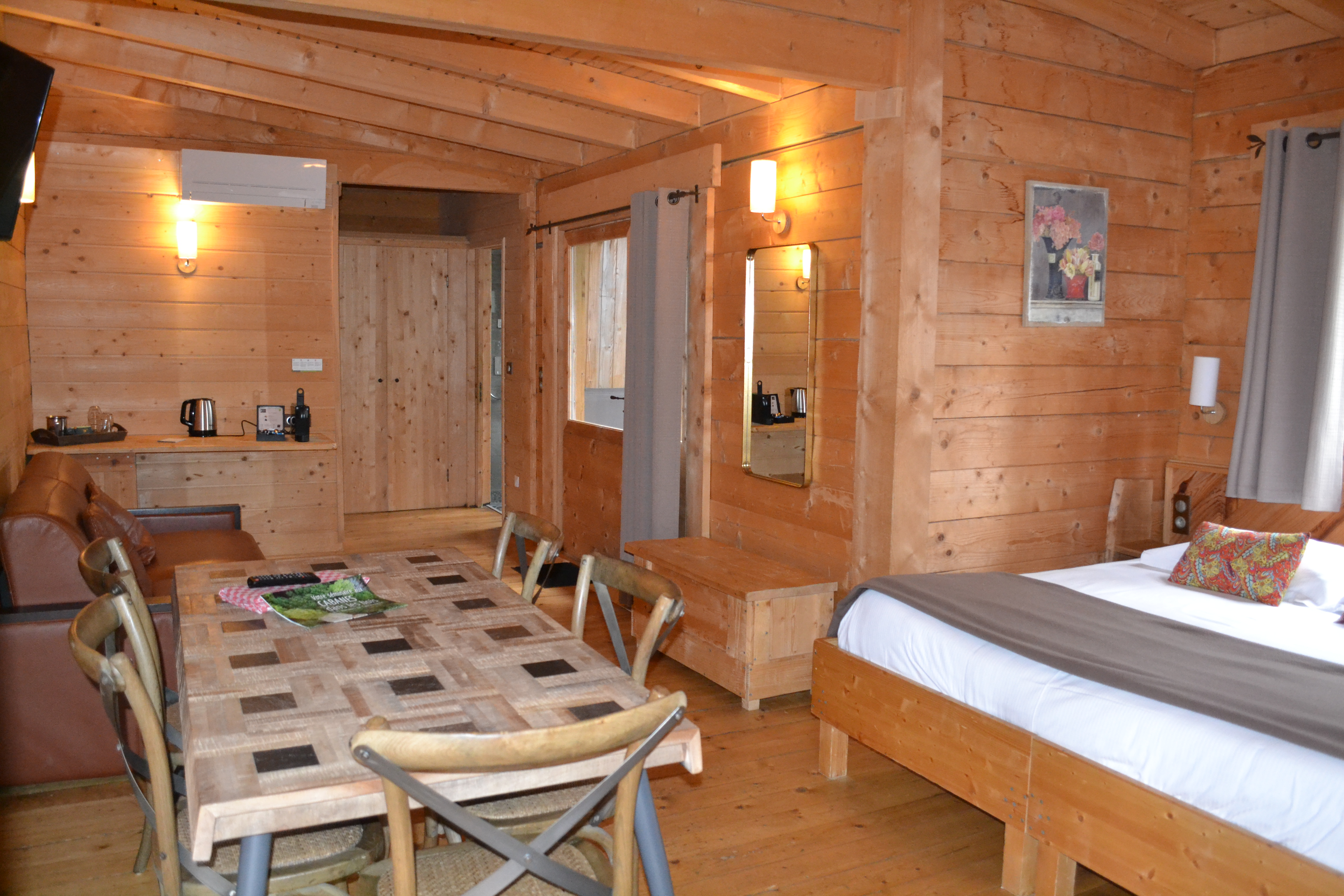 Cabane Tribu : une expérience suspendue en Languedoc-Roussillon à Villalier — vue depuis la terrasse
