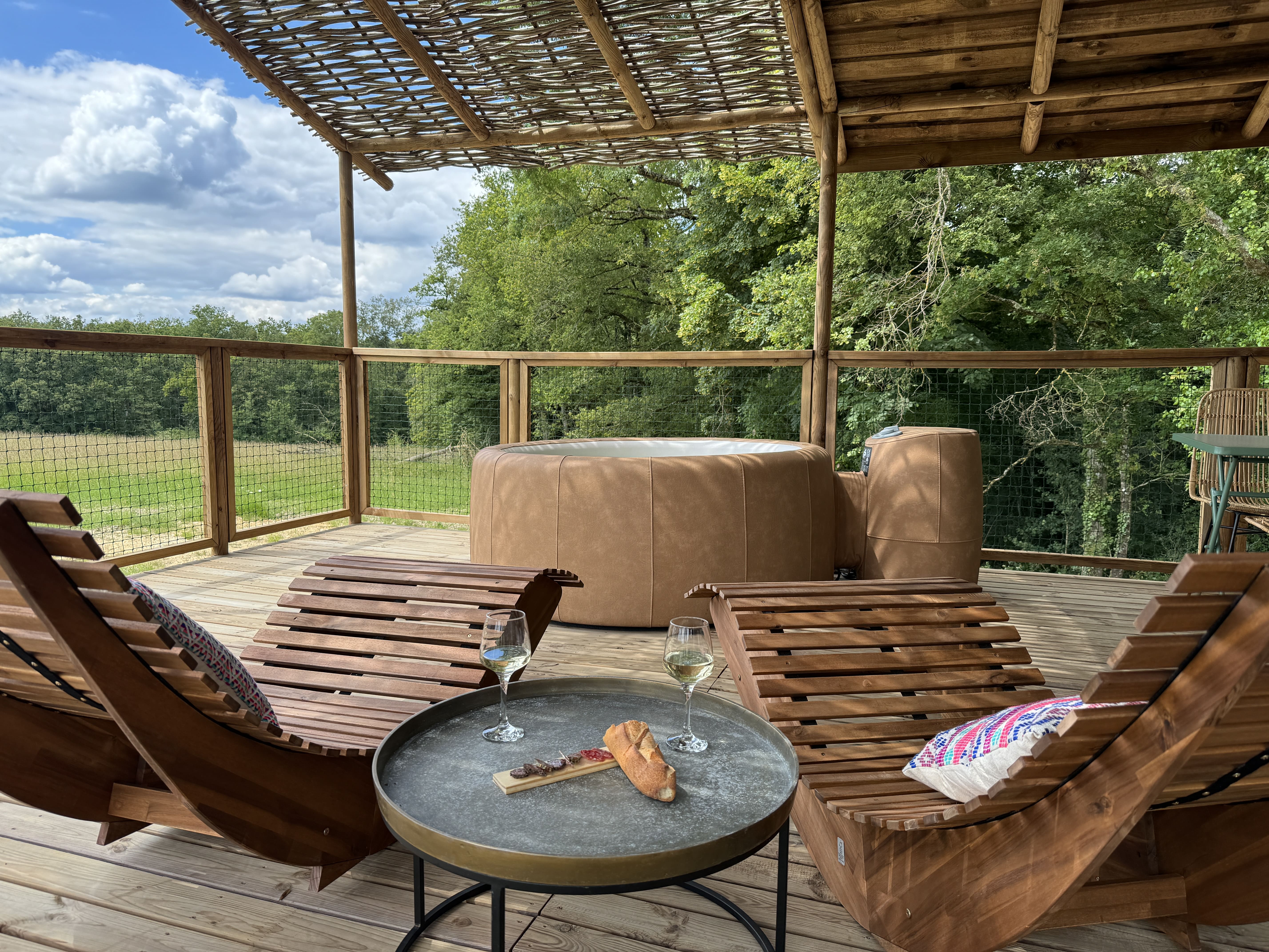 Cabane Lodge duo SPA : une escapade romantique en pleine nature à Chisseaux — espace de vie