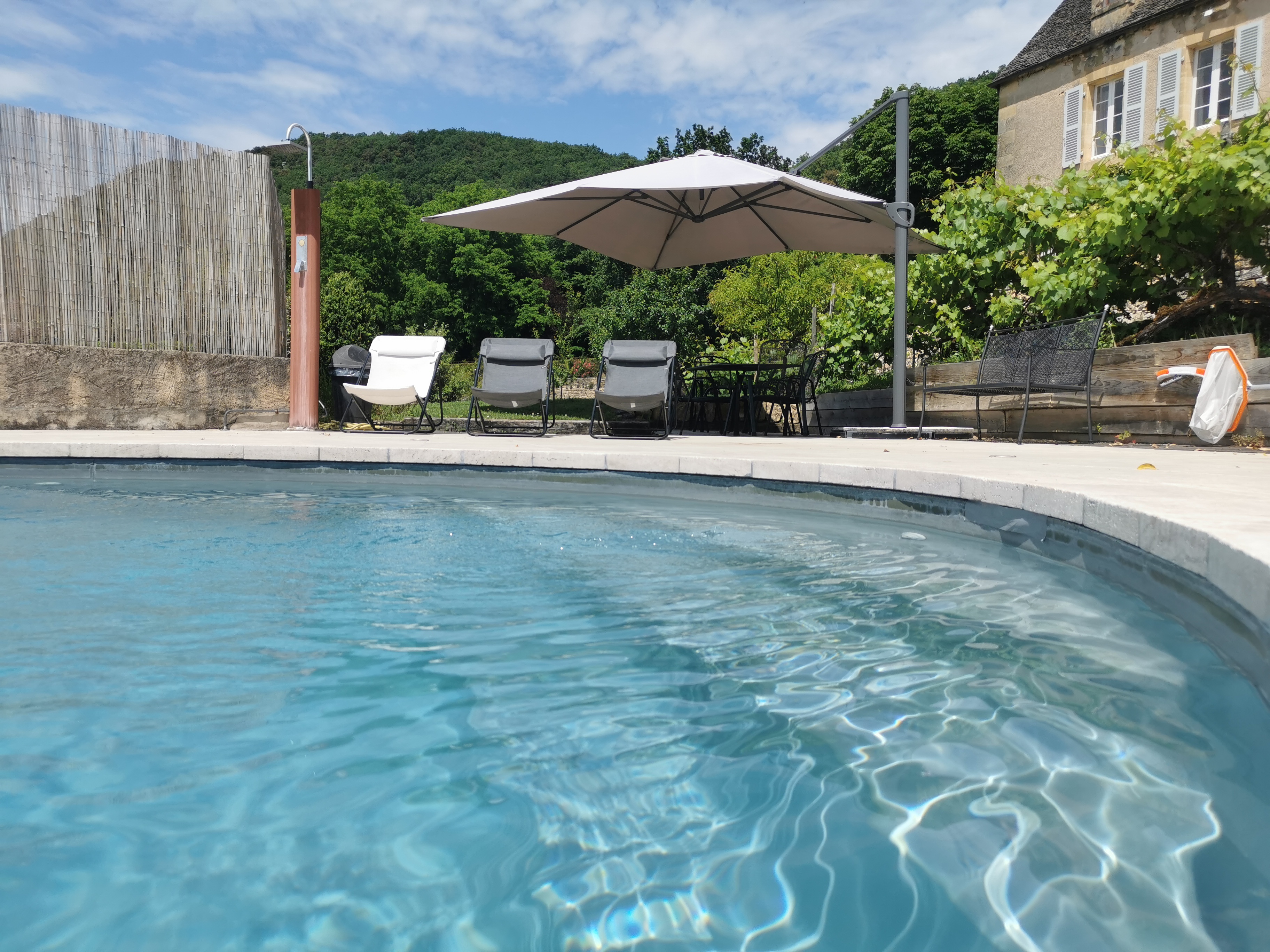 Moulin d'Ayguevive — Séjour paisible avec spa en Dordogne à Sarlat-la-Canéda — vue depuis la terrasse