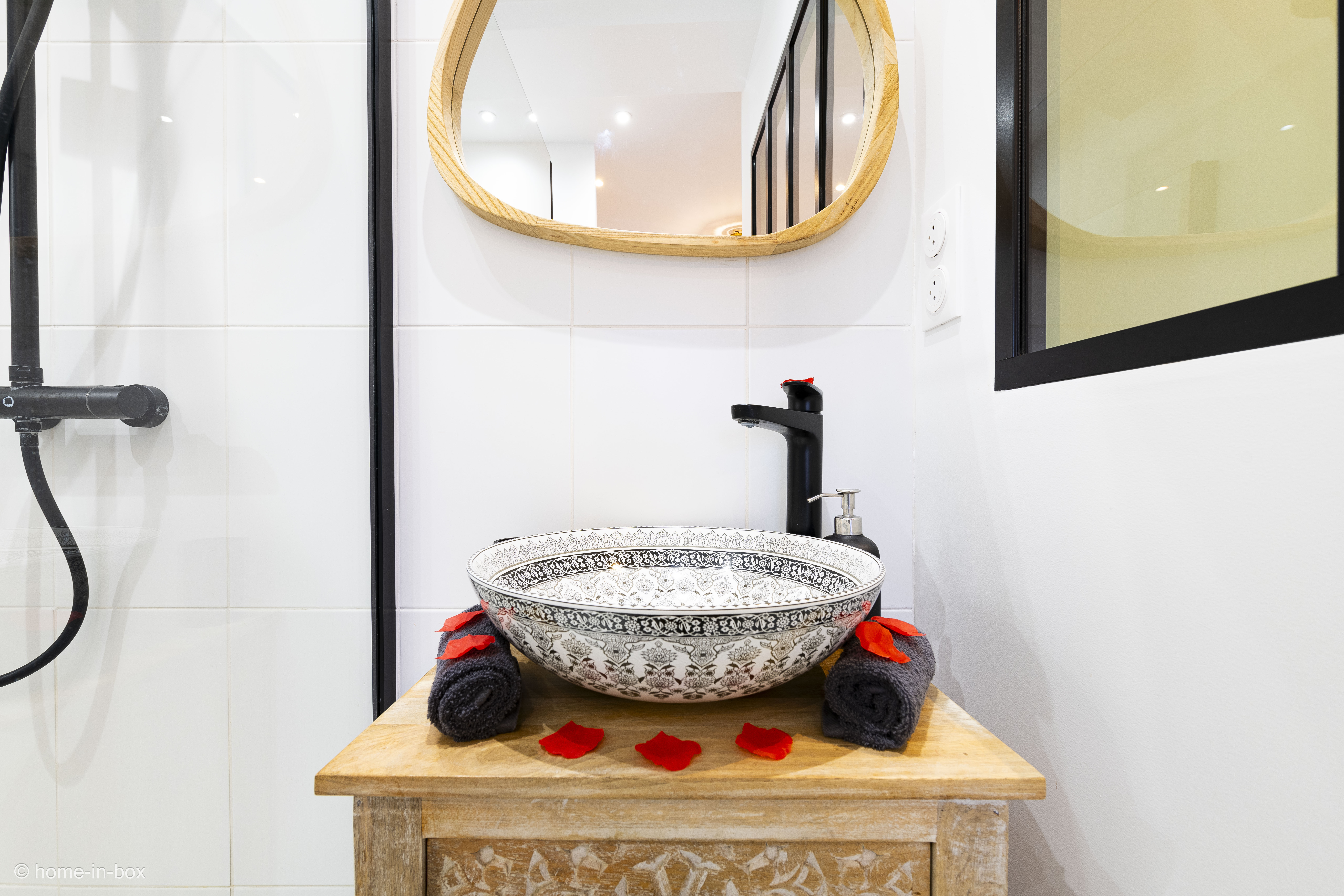 Suite Mexique avec Jacuzzi — Hébergement insolite à Seine-et-Marne à Serris — chambre