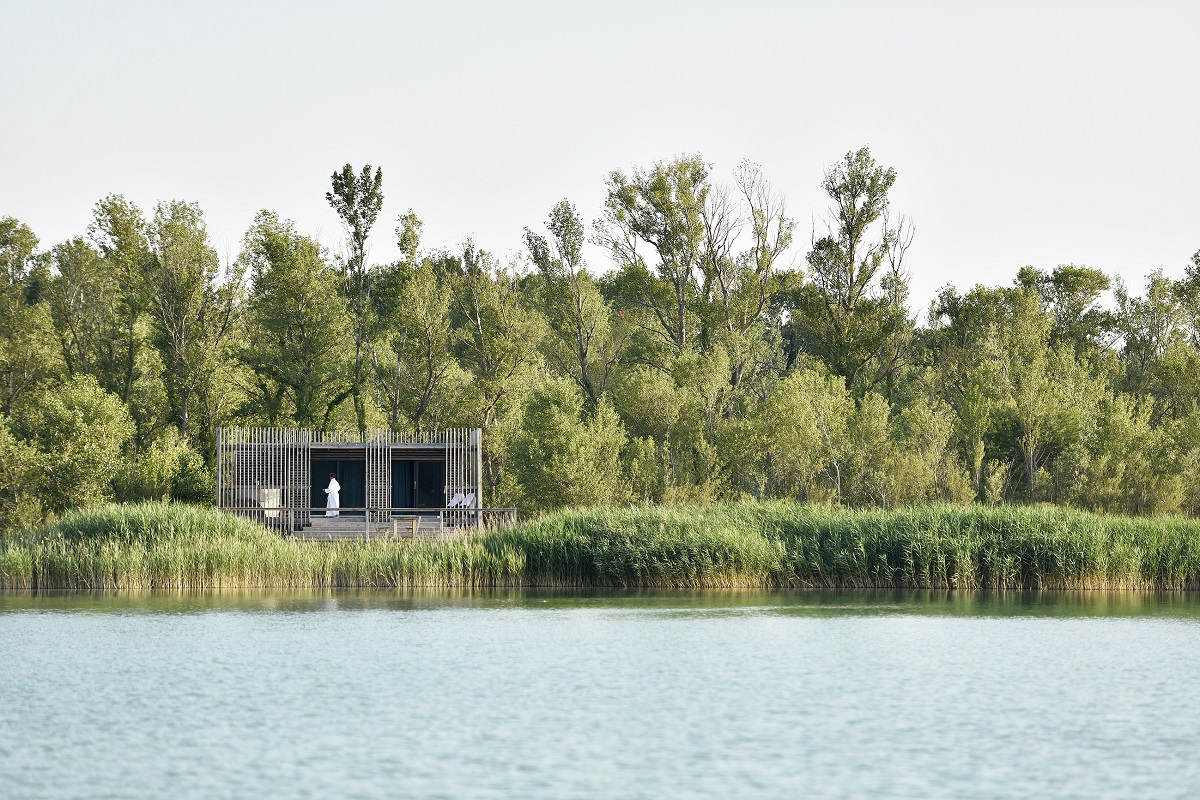 Cabane Spa Eternelle : une évasion sur pilotis en Provence à Sorgues — environnement naturel